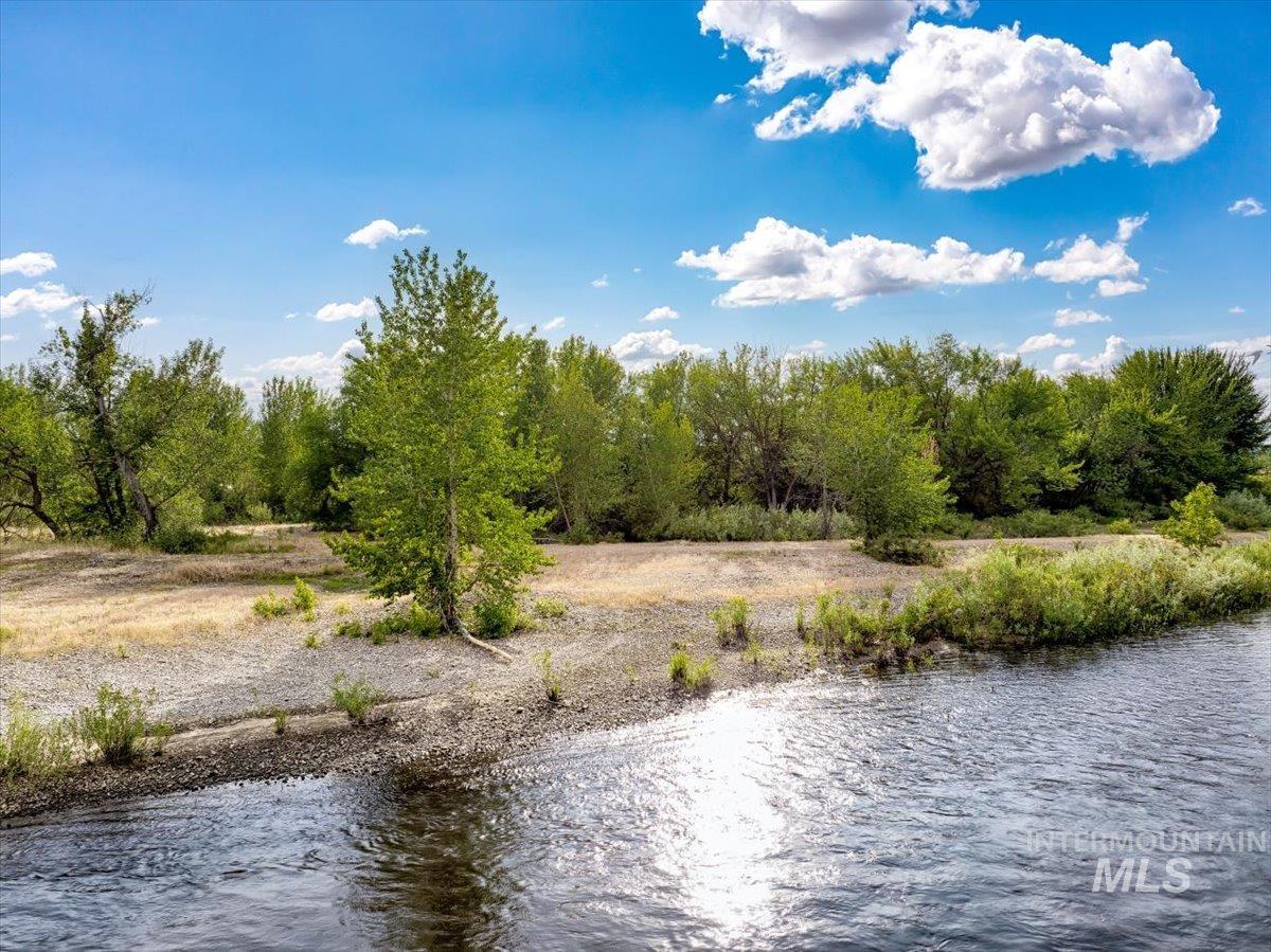 5200 Freemont Rd., New Plymouth, Idaho 83655, 3 Bedrooms, 2.5 Bathrooms, Farm & Ranch For Sale, Price $5,150,000, 98954174