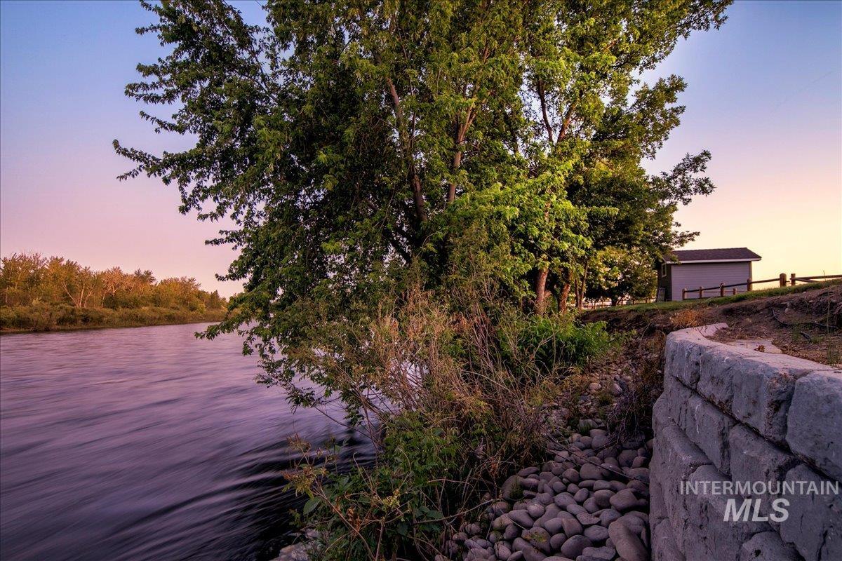 5200 Freemont Rd., New Plymouth, Idaho 83655, 3 Bedrooms, 2.5 Bathrooms, Farm & Ranch For Sale, Price $5,150,000, 98954174