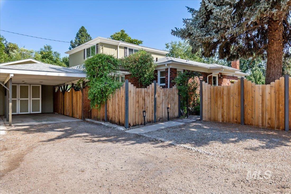 2401 N 26Th St, Boise, Idaho 83702, 4 Bedrooms, 2 Bathrooms, Residential Income For Sale, Price $1,350,000, 98954197