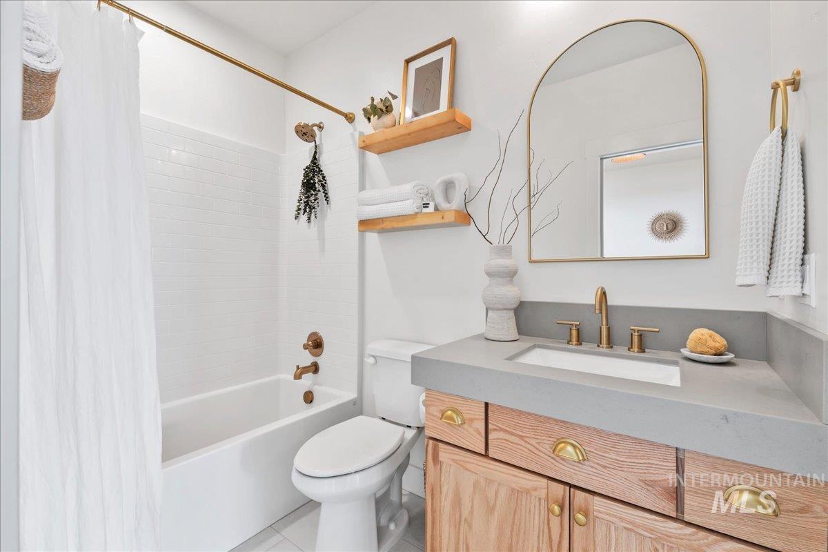 15011 Snow Mountain, Caldwell, Idaho 83607, 3 Bedrooms, 3 Bathrooms, Residential For Sale, Price $979,000,MLS 98954211