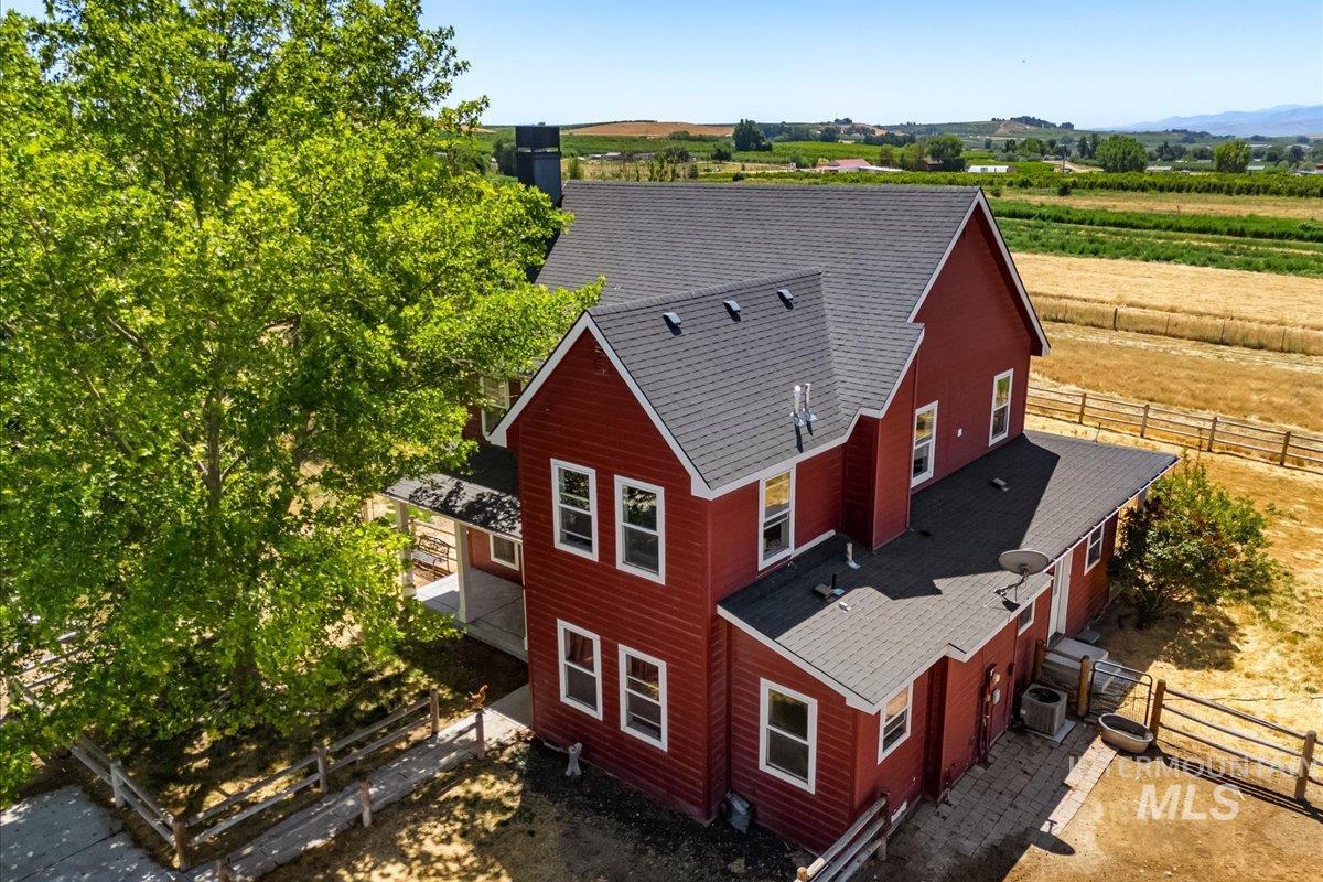 20169 Hoskins Rd, Caldwell, Idaho 83607, 4 Bedrooms, 3.5 Bathrooms, Residential For Sale, Price $1,140,000,MLS 98954238