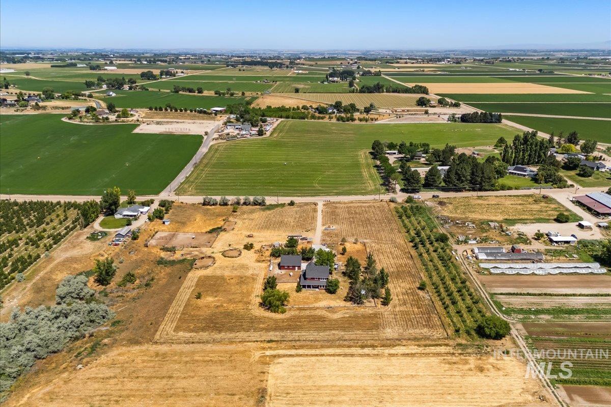 20169 Hoskins Rd, Caldwell, Idaho 83607, 4 Bedrooms, 3.5 Bathrooms, Residential For Sale, Price $1,140,000,MLS 98954238