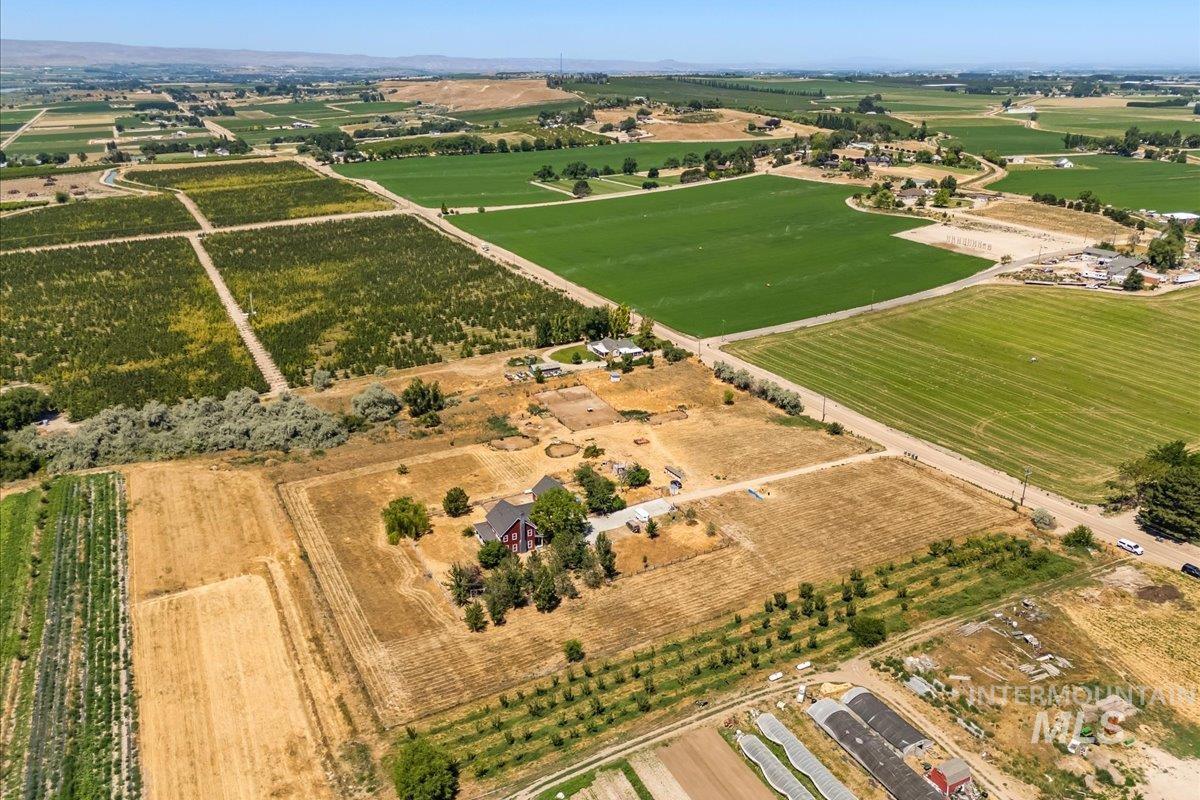 20169 Hoskins Rd, Caldwell, Idaho 83607, 4 Bedrooms, 3.5 Bathrooms, Residential For Sale, Price $1,140,000,MLS 98954238