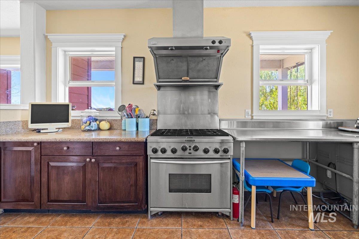 20169 Hoskins Rd, Caldwell, Idaho 83607, 4 Bedrooms, 3.5 Bathrooms, Residential For Sale, Price $1,140,000,MLS 98954238