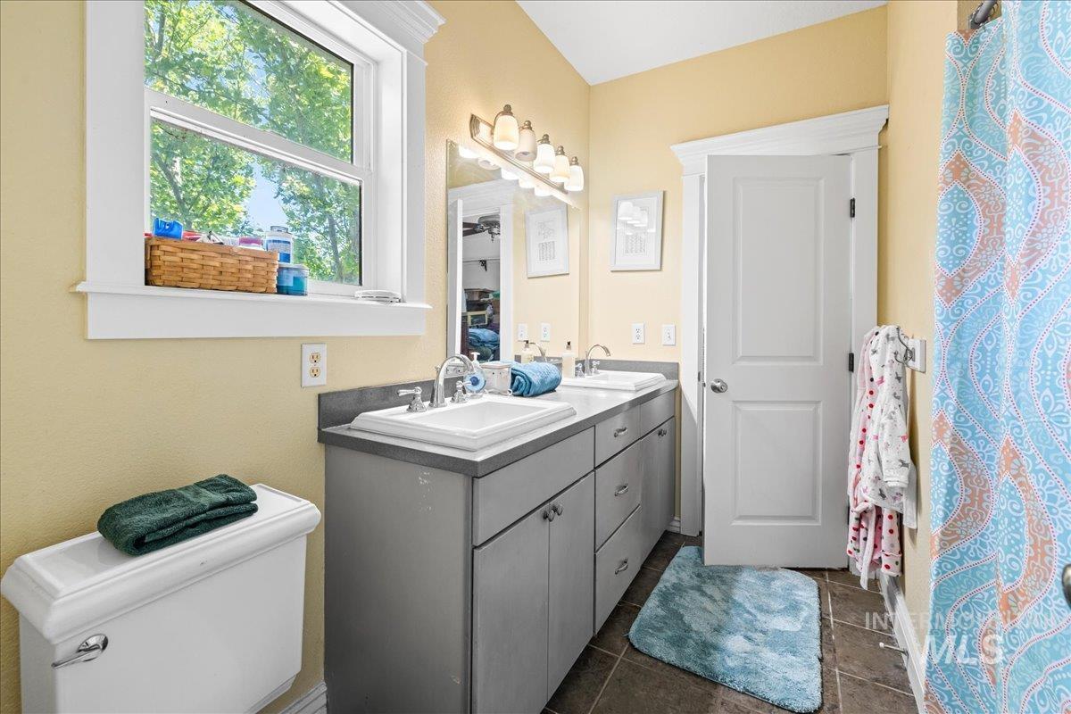 20169 Hoskins Rd, Caldwell, Idaho 83607, 4 Bedrooms, 3.5 Bathrooms, Residential For Sale, Price $1,140,000,MLS 98954238