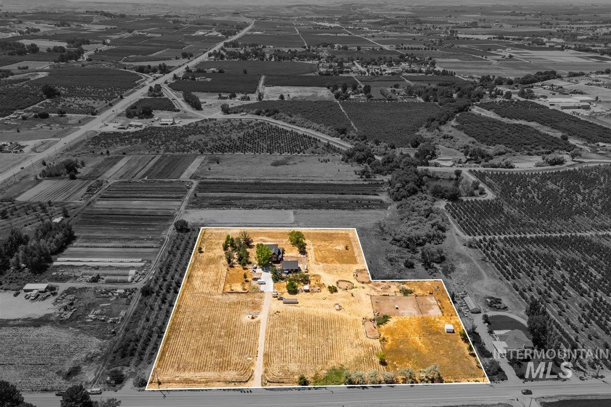 20169 Hoskins Rd, Caldwell, Idaho 83607, 4 Bedrooms, 3.5 Bathrooms, Residential For Sale, Price $1,140,000,MLS 98954238