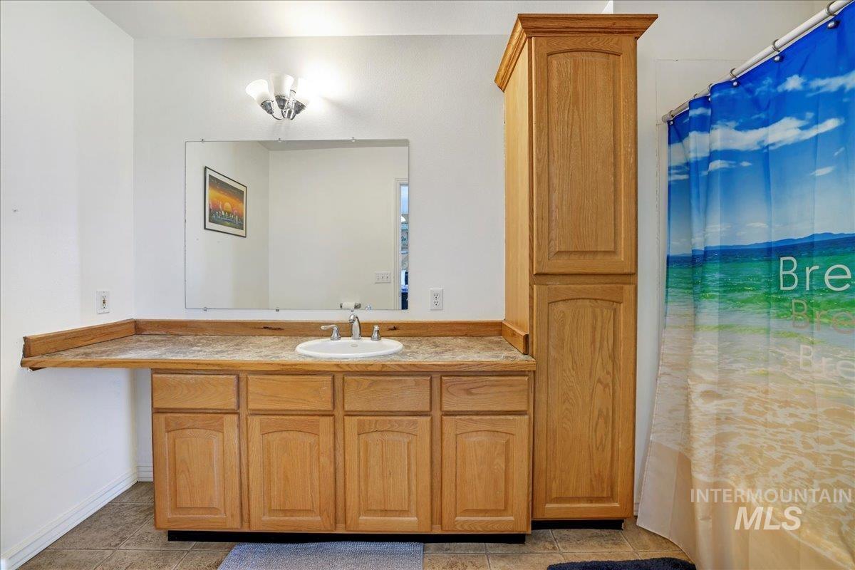 294 N 950 E, Declo, Idaho 83323, 4 Bedrooms, 3 Bathrooms, Residential For Sale, Price $625,000,MLS 98954240