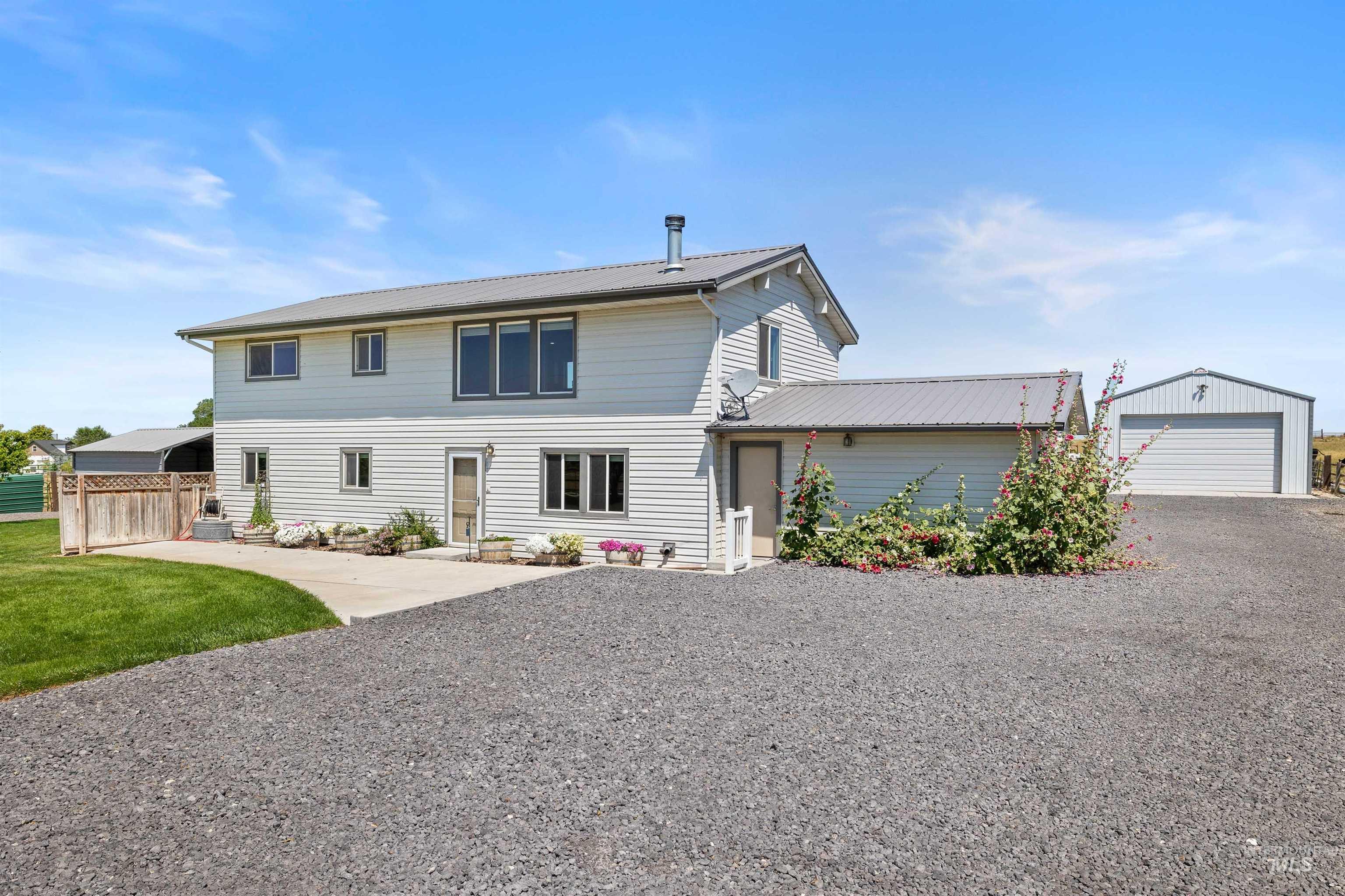 1420 E 4000 N, Buhl, Idaho 83316, 5 Bedrooms, 2 Bathrooms, Residential For Sale, Price $550,000,MLS 98954258