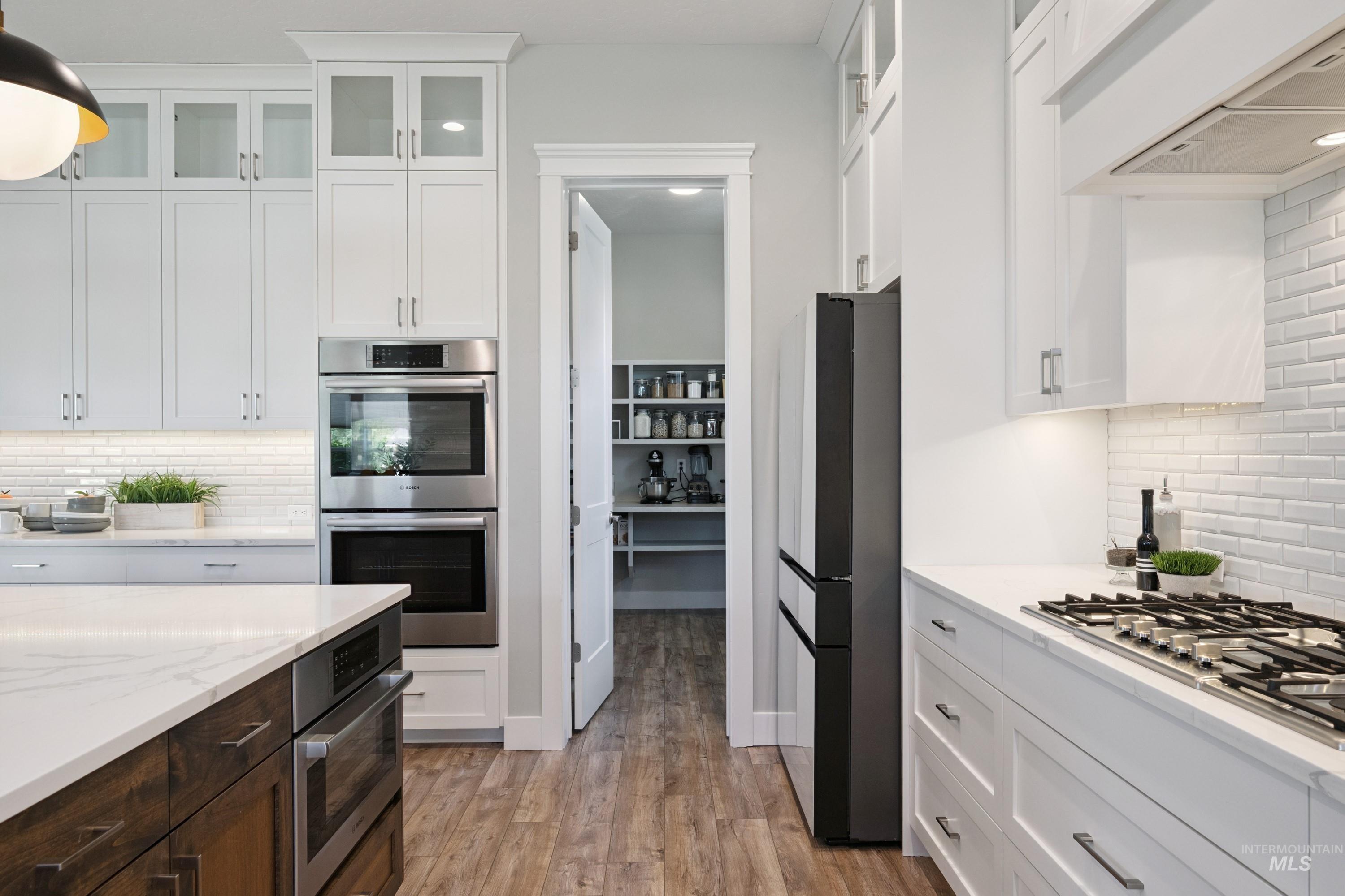 2635 N Yount Way, Eagle, Idaho 83616, 4 Bedrooms, 3.5 Bathrooms, Residential For Sale, Price $1,199,000,MLS 98954302