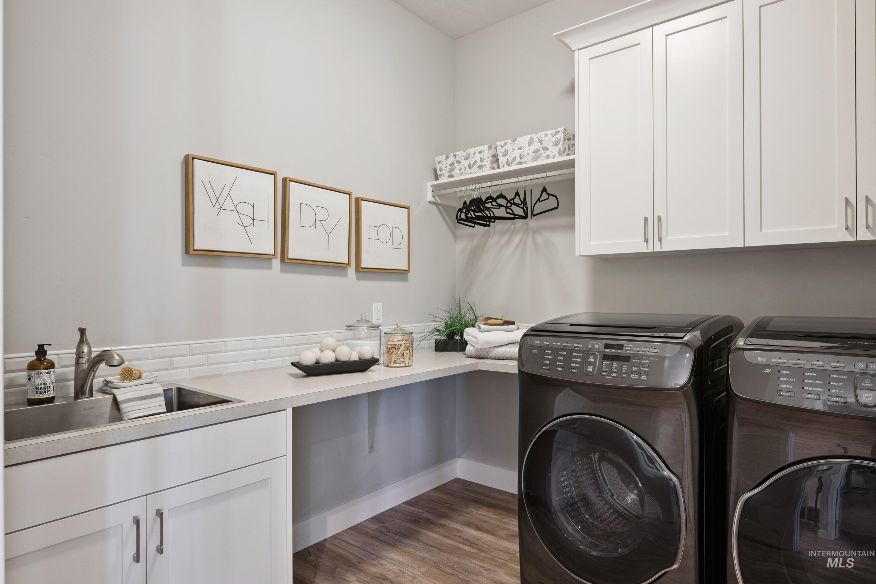 2635 N Yount Way, Eagle, Idaho 83616, 4 Bedrooms, 3.5 Bathrooms, Residential For Sale, Price $1,199,000,MLS 98954302