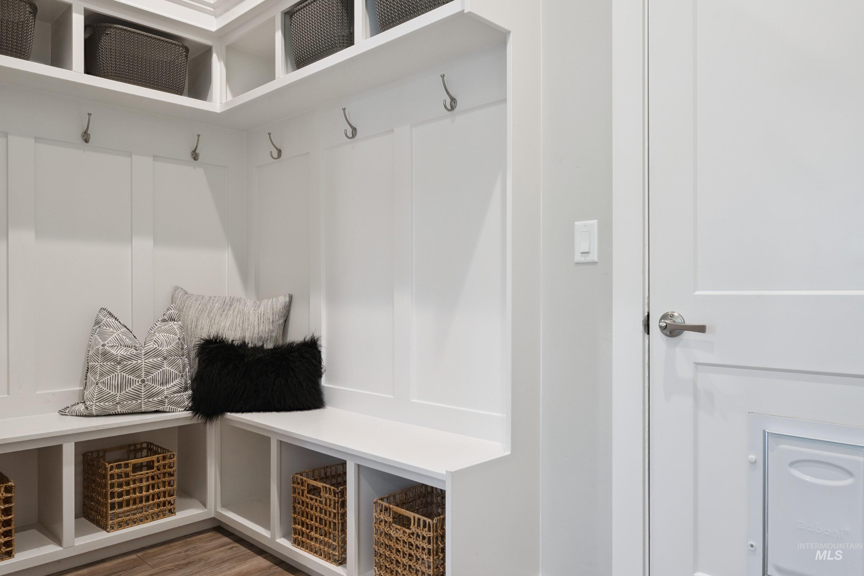 2635 N Yount Way, Eagle, Idaho 83616, 4 Bedrooms, 3.5 Bathrooms, Residential For Sale, Price $1,199,000,MLS 98954302