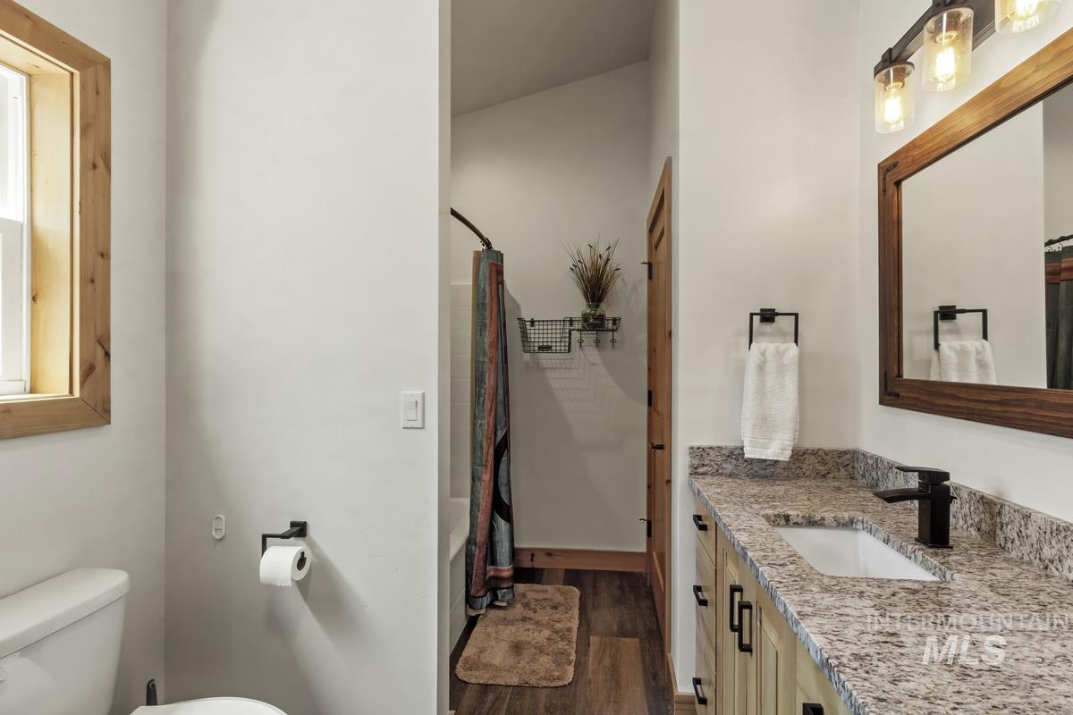 238 Angus Lane, Donnelly, Idaho 83615, 2 Bedrooms, 1 Bathroom, Residential For Sale, Price $774,000,MLS 98954308