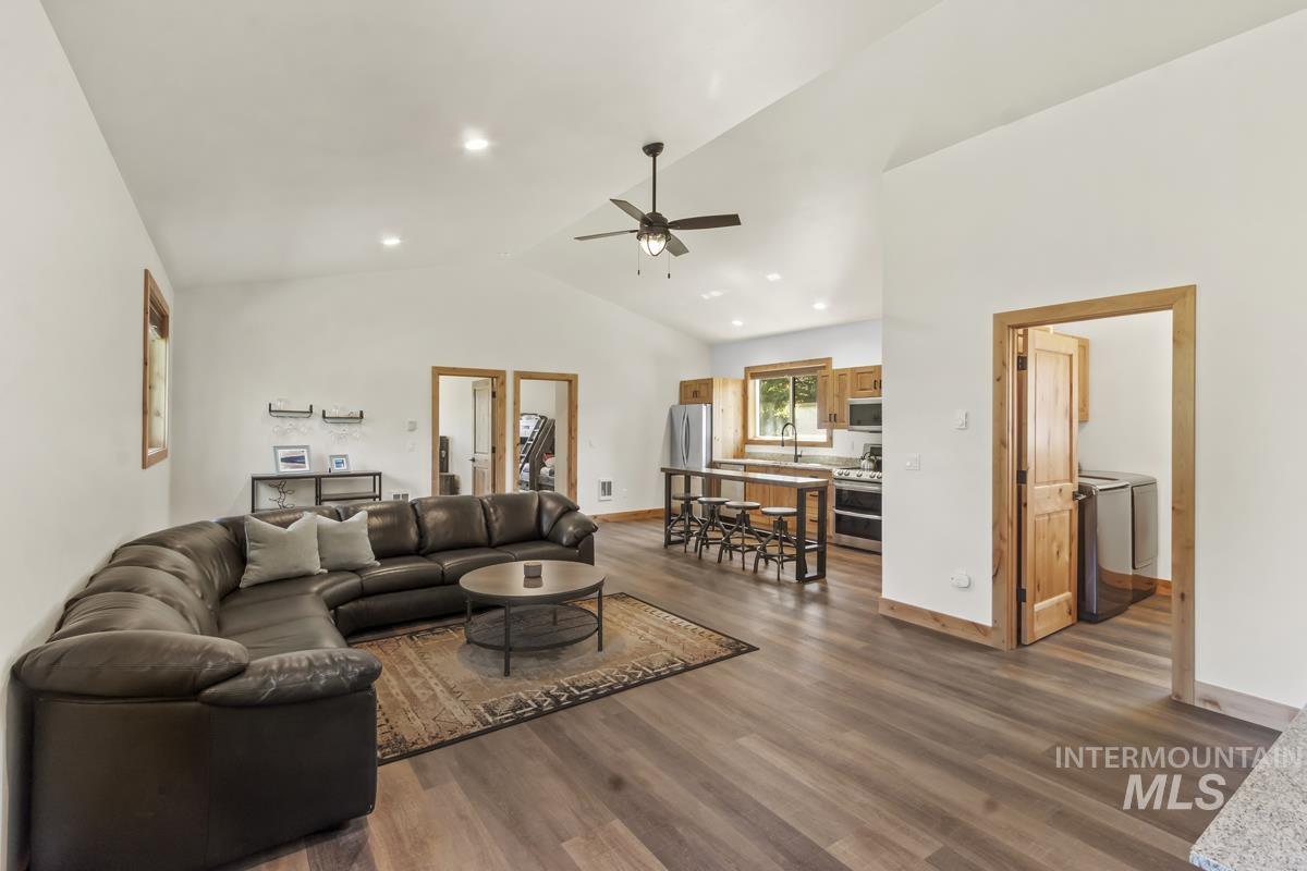 238 Angus Lane, Donnelly, Idaho 83615, 2 Bedrooms, 1 Bathroom, Residential For Sale, Price $774,000,MLS 98954308