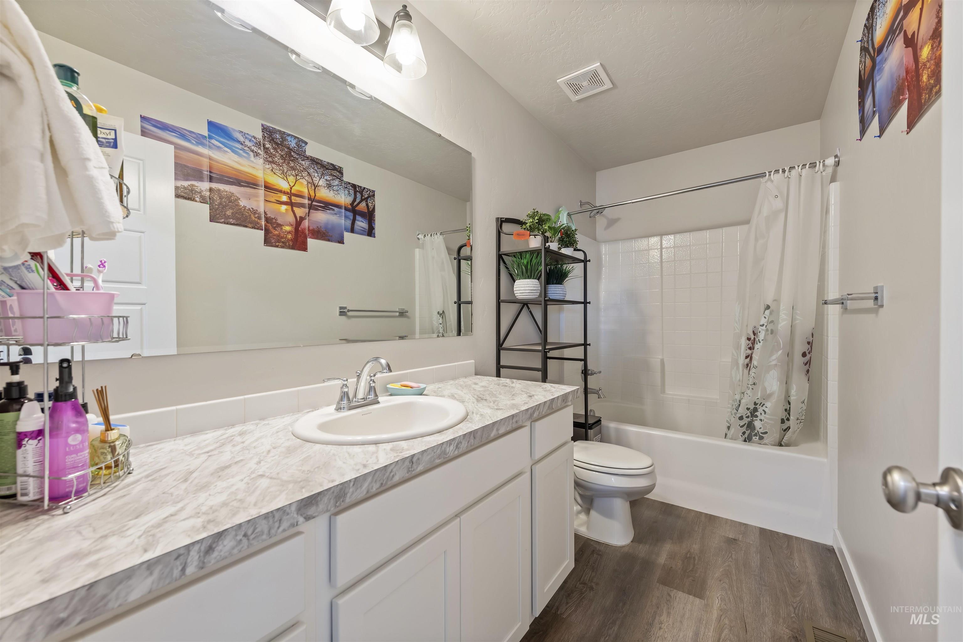 4887 W Quaker Ridge St, Meridian, Idaho 83642, 4 Bedrooms, 2.5 Bathrooms, Residential For Sale, Price $441,999,MLS 98954316