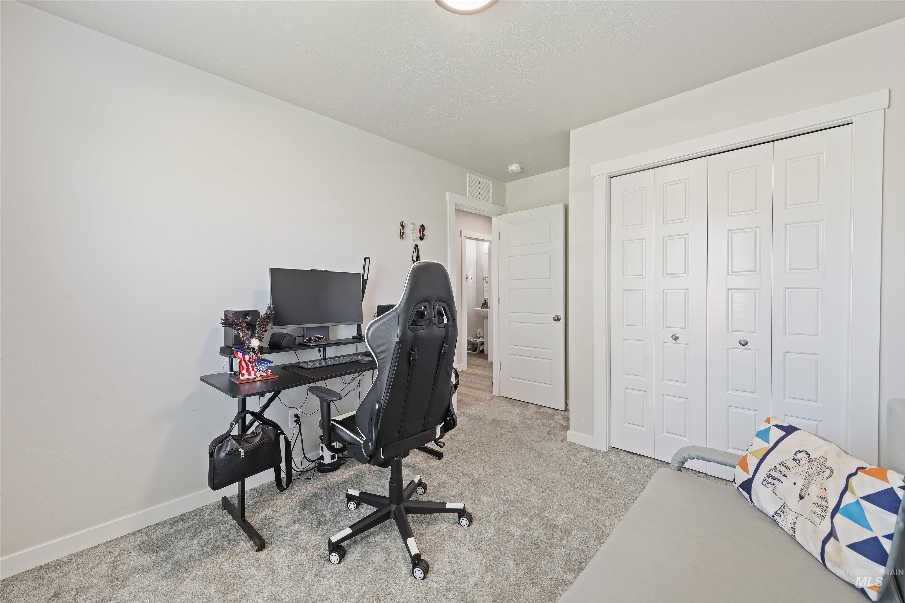 4887 W Quaker Ridge St, Meridian, Idaho 83642, 4 Bedrooms, 2.5 Bathrooms, Residential For Sale, Price $441,999,MLS 98954316