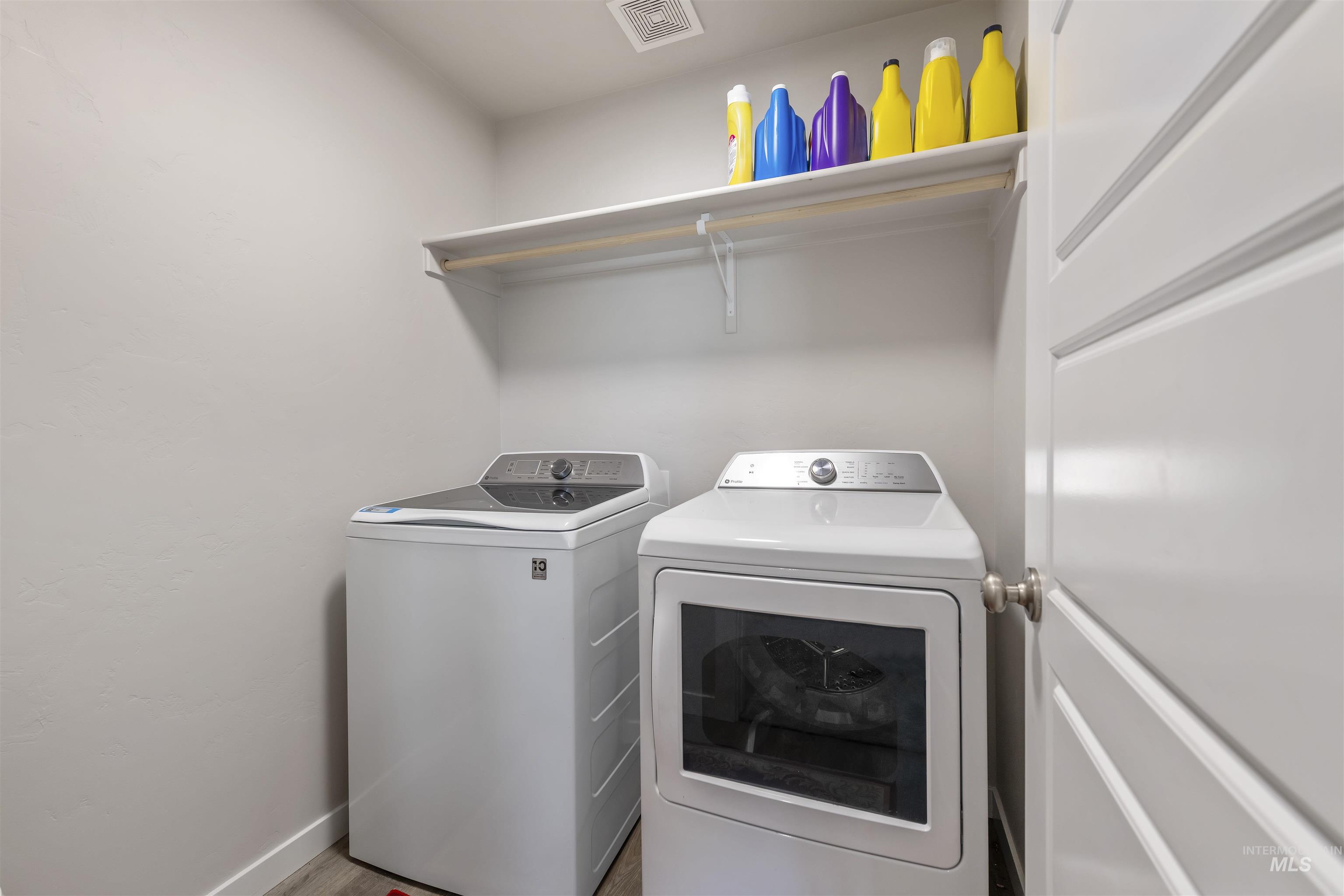 4887 W Quaker Ridge St, Meridian, Idaho 83642, 4 Bedrooms, 2.5 Bathrooms, Residential For Sale, Price $441,999,MLS 98954316