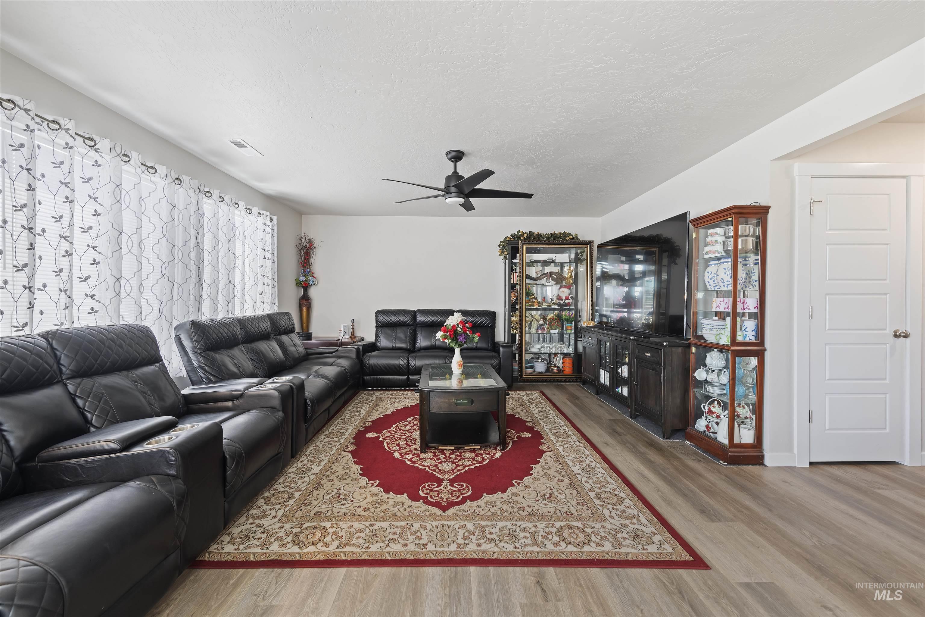 4887 W Quaker Ridge St, Meridian, Idaho 83642, 4 Bedrooms, 2.5 Bathrooms, Residential For Sale, Price $441,999,MLS 98954316