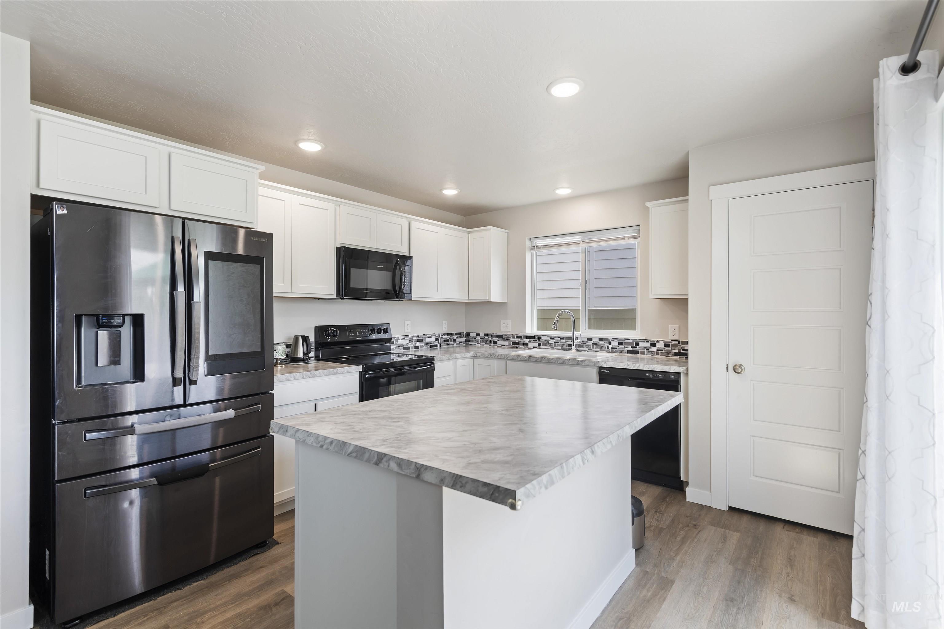 4887 W Quaker Ridge St, Meridian, Idaho 83642, 4 Bedrooms, 2.5 Bathrooms, Residential For Sale, Price $441,999,MLS 98954316