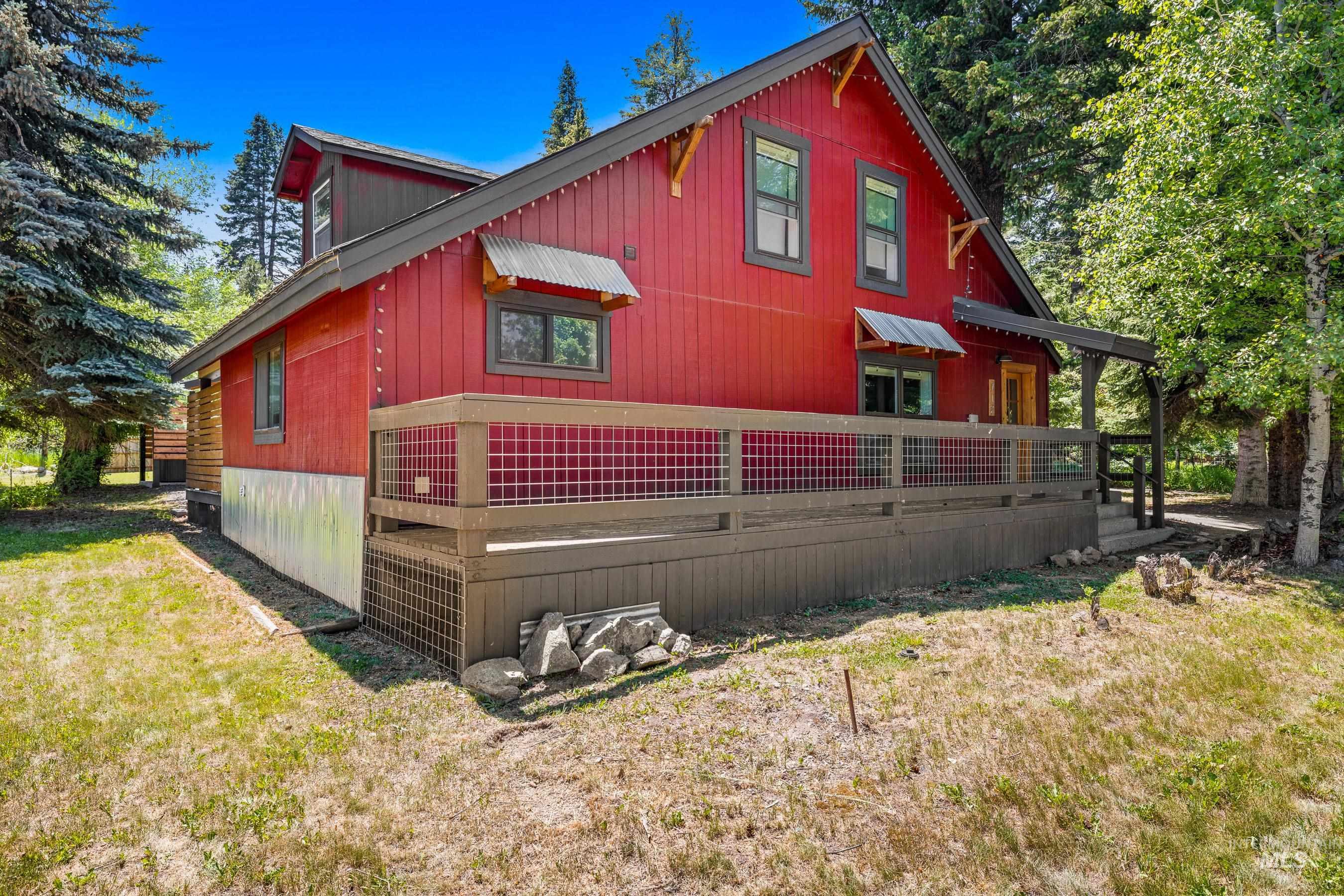 View of front of house with a front yard