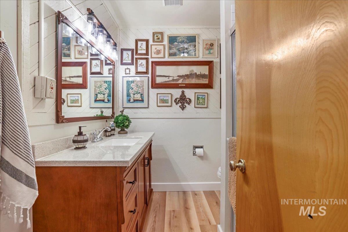 917 Del Mar Circle, Twin Falls, Idaho 83301, 4 Bedrooms, 2.5 Bathrooms, Residential For Sale, Price $350,000,MLS 98954378