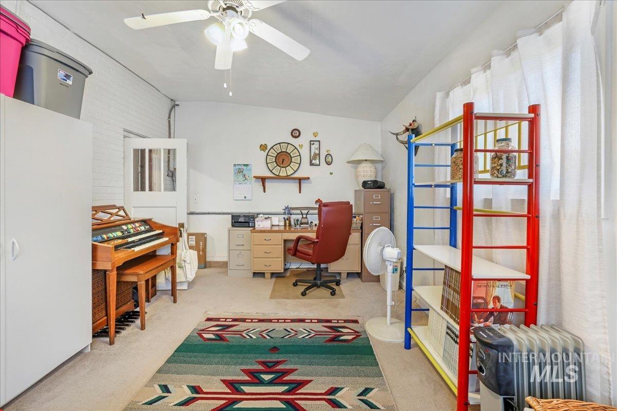 917 Del Mar Circle, Twin Falls, Idaho 83301, 4 Bedrooms, 2.5 Bathrooms, Residential For Sale, Price $350,000,MLS 98954378