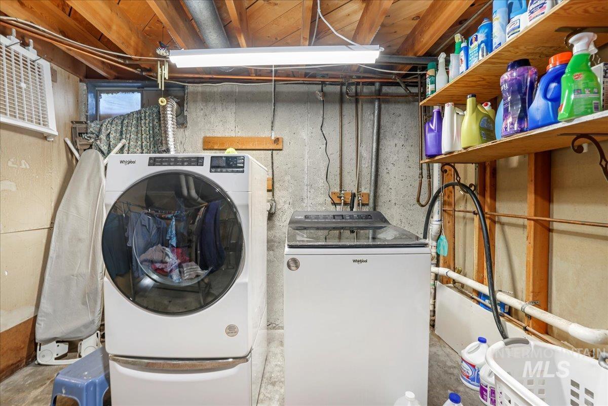 917 Del Mar Circle, Twin Falls, Idaho 83301, 4 Bedrooms, 2.5 Bathrooms, Residential For Sale, Price $350,000,MLS 98954378