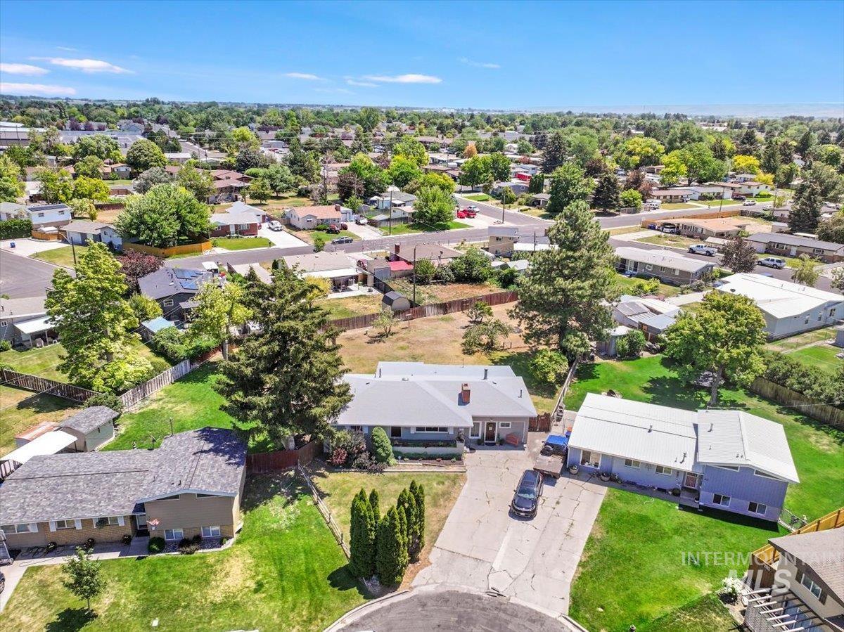 917 Del Mar Circle, Twin Falls, Idaho 83301, 4 Bedrooms, 2.5 Bathrooms, Residential For Sale, Price $350,000,MLS 98954378