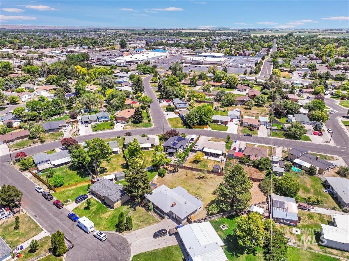 917 Del Mar Circle, Twin Falls, Idaho 83301, 4 Bedrooms, 2.5 Bathrooms, Residential For Sale, Price $350,000,MLS 98954378