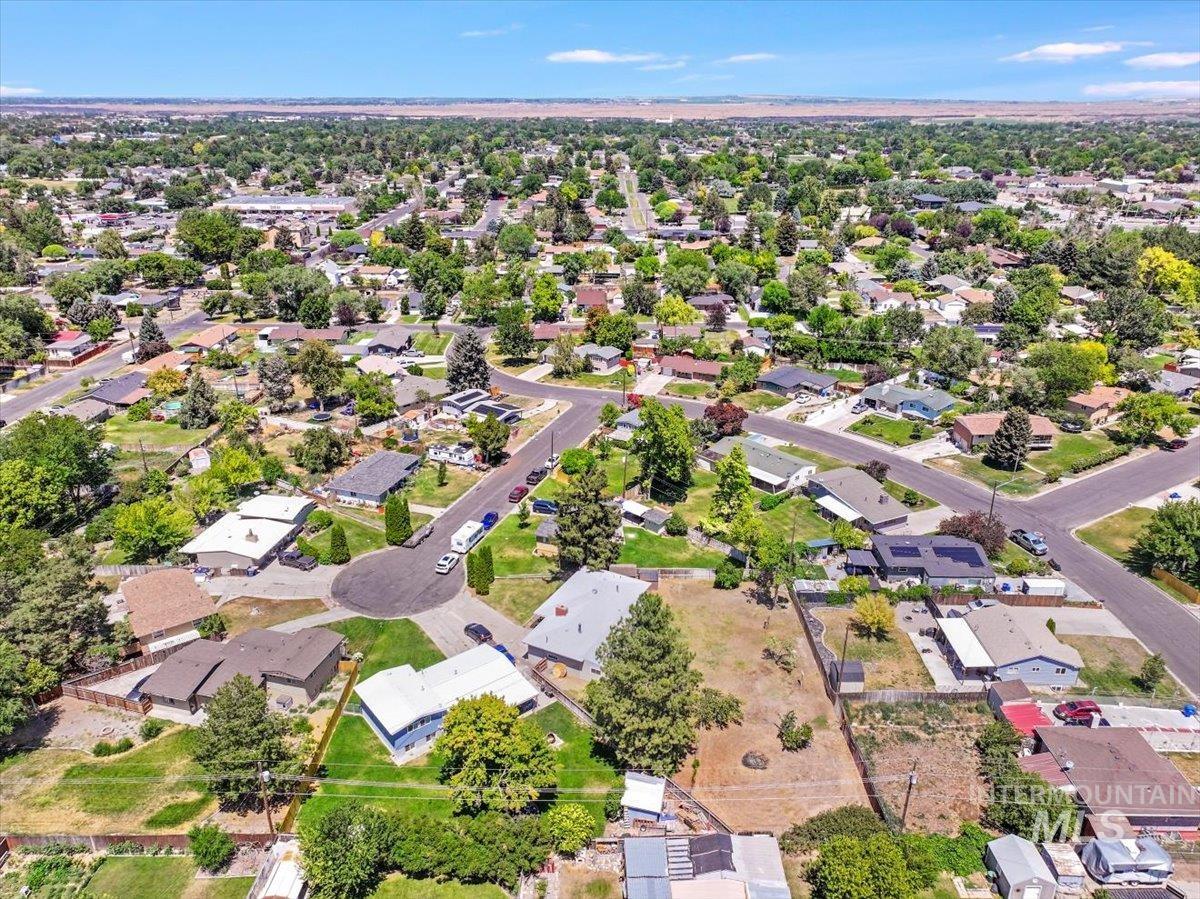 917 Del Mar Circle, Twin Falls, Idaho 83301, 4 Bedrooms, 2.5 Bathrooms, Residential For Sale, Price $350,000,MLS 98954378