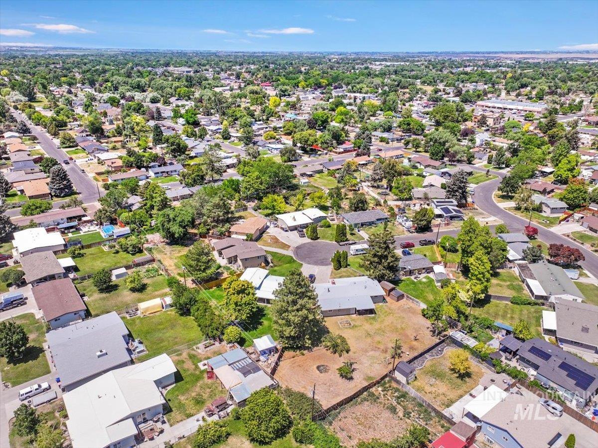 917 Del Mar Circle, Twin Falls, Idaho 83301, 4 Bedrooms, 2.5 Bathrooms, Residential For Sale, Price $350,000,MLS 98954378