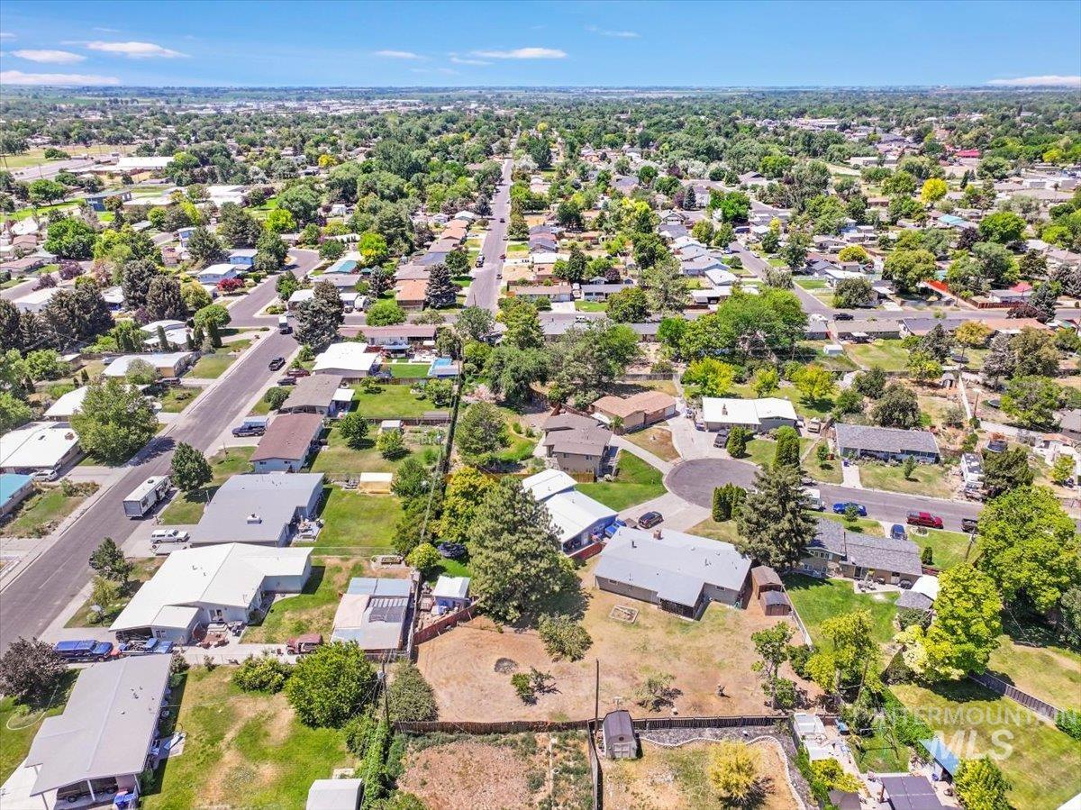 917 Del Mar Circle, Twin Falls, Idaho 83301, 4 Bedrooms, 2.5 Bathrooms, Residential For Sale, Price $350,000,MLS 98954378