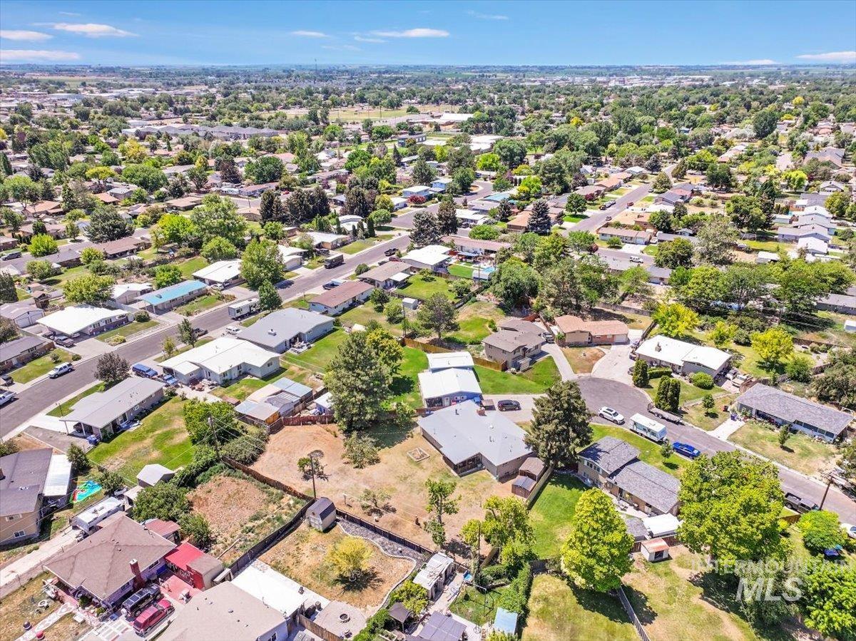 917 Del Mar Circle, Twin Falls, Idaho 83301, 4 Bedrooms, 2.5 Bathrooms, Residential For Sale, Price $350,000,MLS 98954378