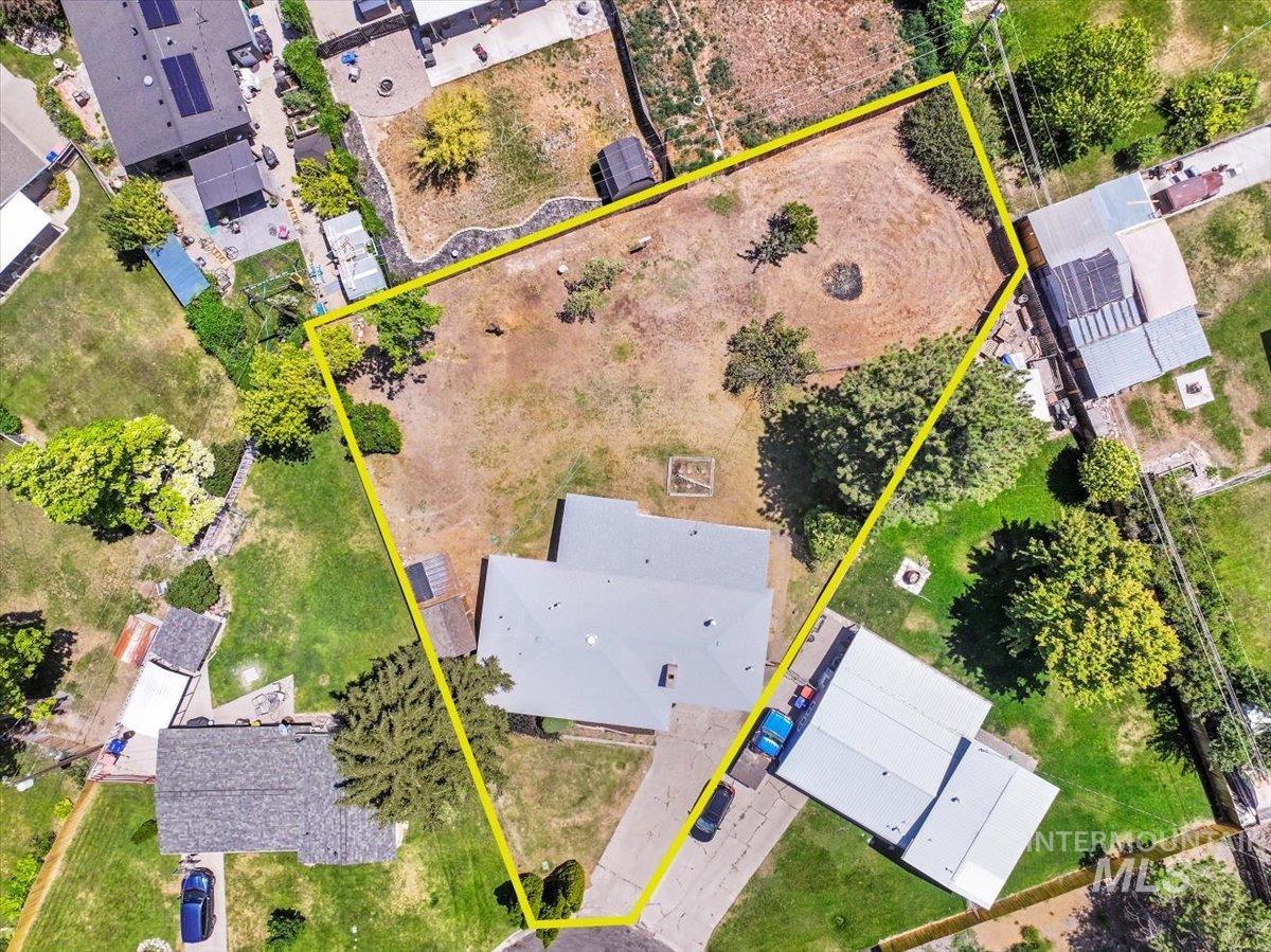 917 Del Mar Circle, Twin Falls, Idaho 83301, 4 Bedrooms, 2.5 Bathrooms, Residential For Sale, Price $350,000,MLS 98954378