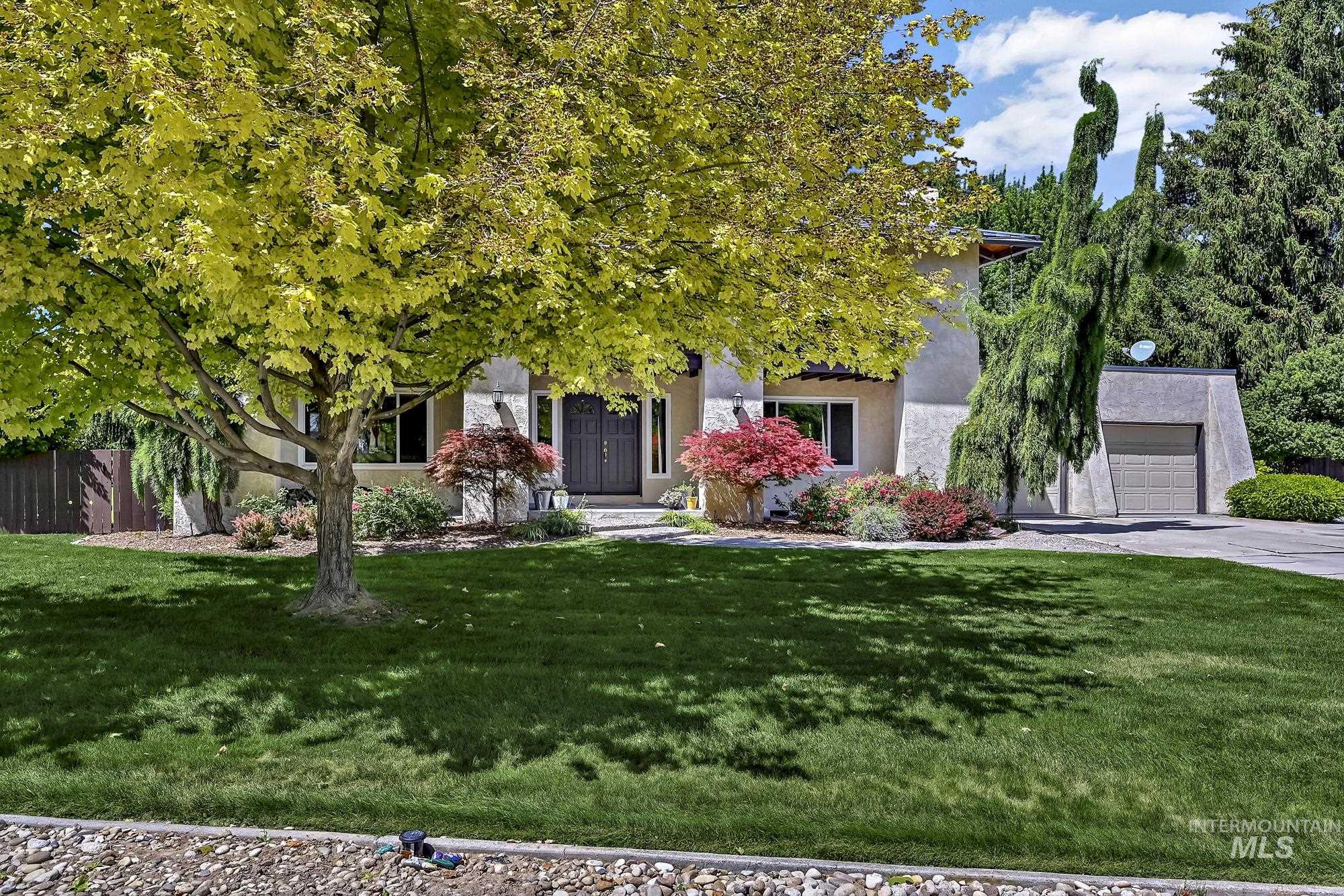 1067 N Arlington Dr, Eagle, Idaho 83616, 4 Bedrooms, 3 Bathrooms, Residential For Sale, Price $1,145,000,MLS 98954392
