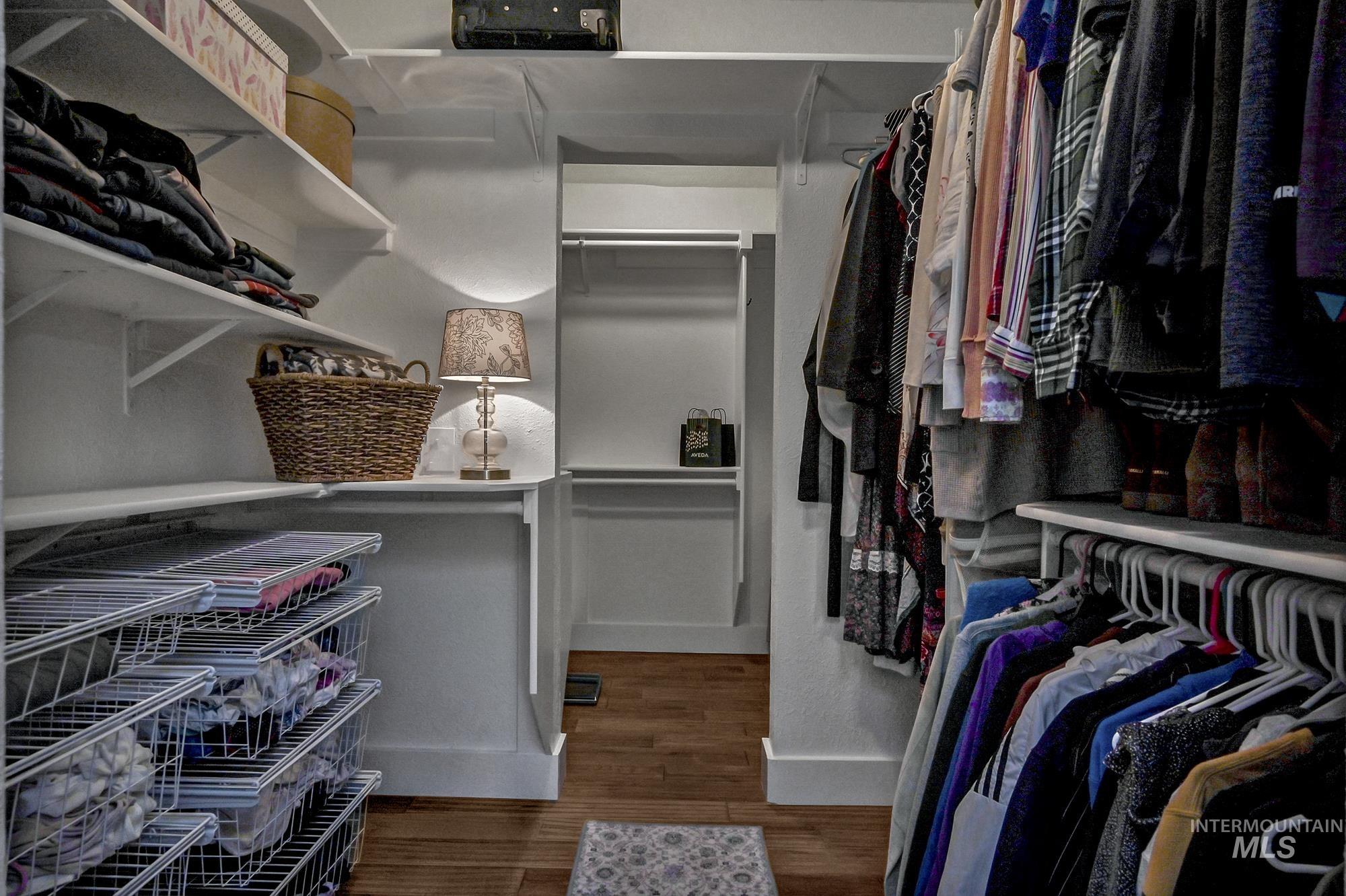 Master Bedroom - Walk in Closet