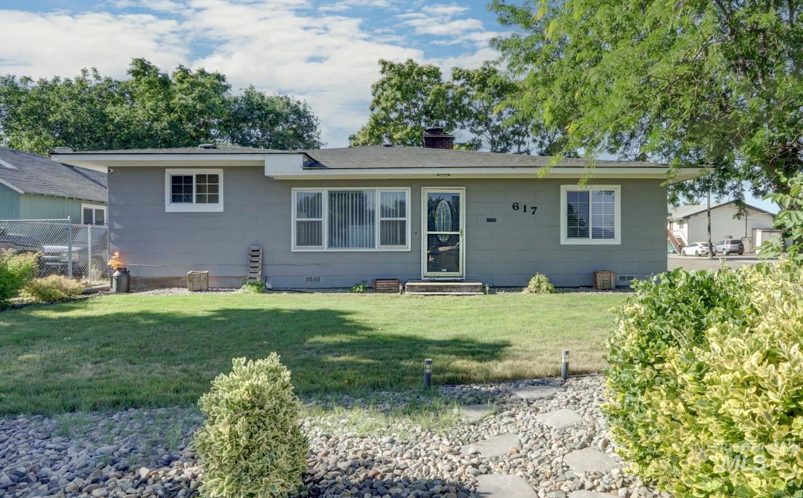 617 Park Ave, Nyssa, Oregon 97913, 3 Bedrooms, 2 Bathrooms, Residential For Sale, Price $304,000,MLS 98954393