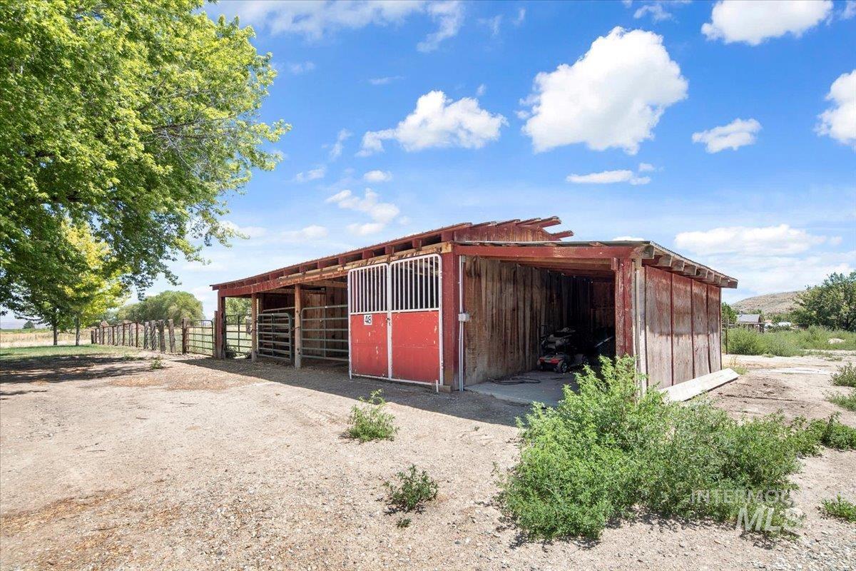 3617 Bowman Rd, Emmett, Idaho 83617, 3 Bedrooms, 2 Bathrooms, Residential For Sale, Price $748,444,MLS 98954429