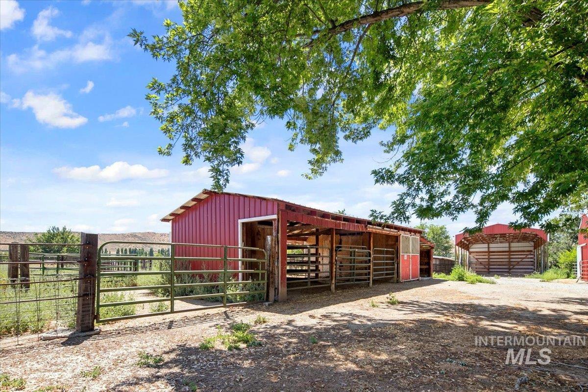 3617 Bowman Rd, Emmett, Idaho 83617, 3 Bedrooms, 2 Bathrooms, Residential For Sale, Price $748,444,MLS 98954429