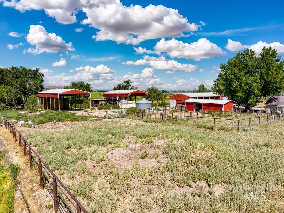 3617 Bowman Rd, Emmett, Idaho 83617, 3 Bedrooms, 2 Bathrooms, Residential For Sale, Price $748,444,MLS 98954429