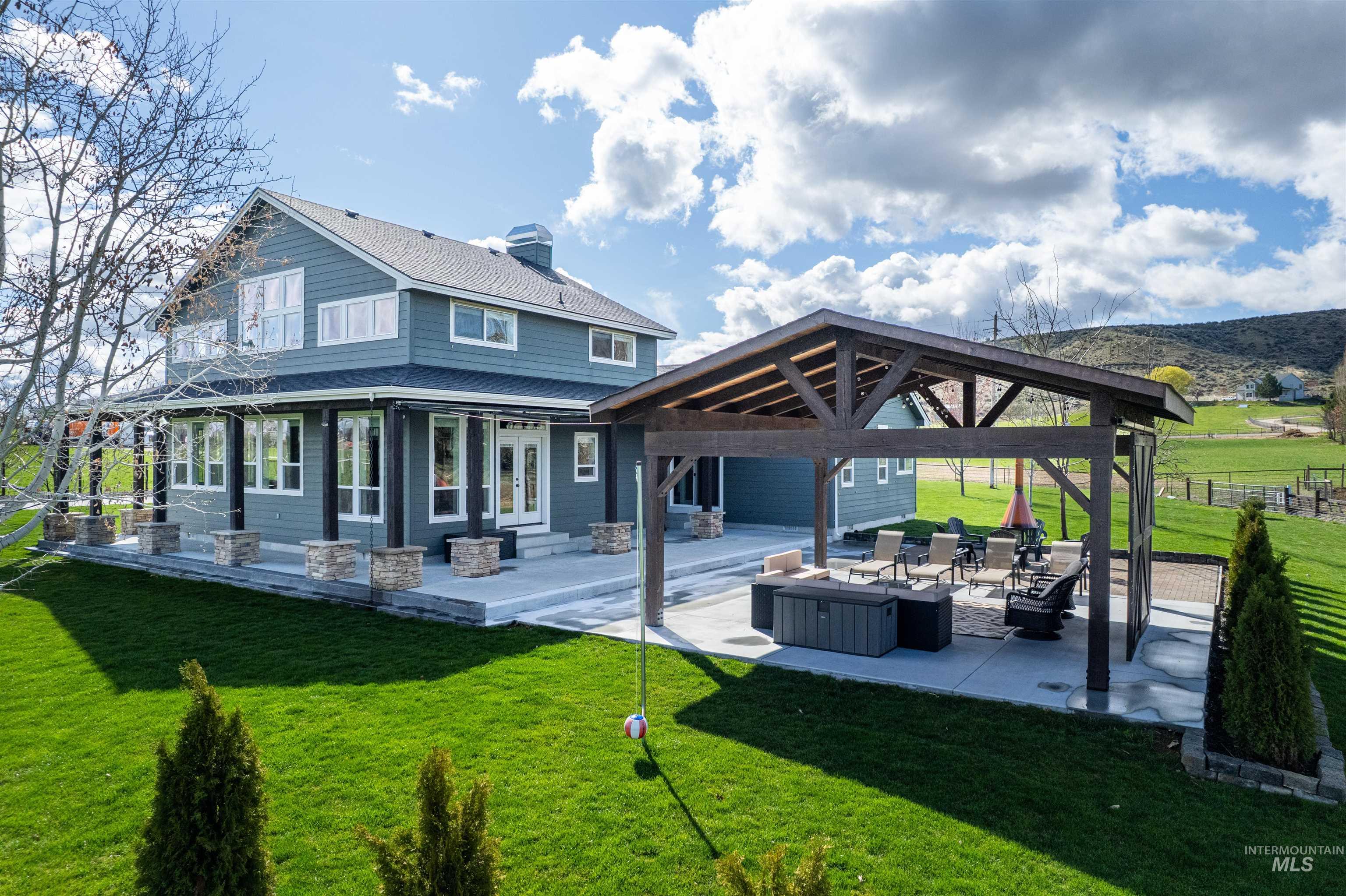 7065 Mustang Lane, Emmett, Idaho 83617, 4 Bedrooms, 3.5 Bathrooms, Residential For Sale, Price $1,199,000,MLS 98954542