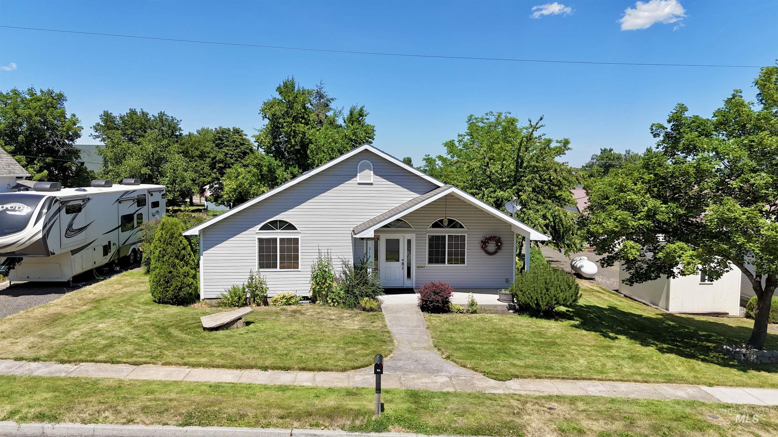 311 W North 3rd St., Grangeville, Idaho 83530, 3 Bedrooms, 2 Bathrooms, Residential For Sale, Price $410,000,MLS 98954558