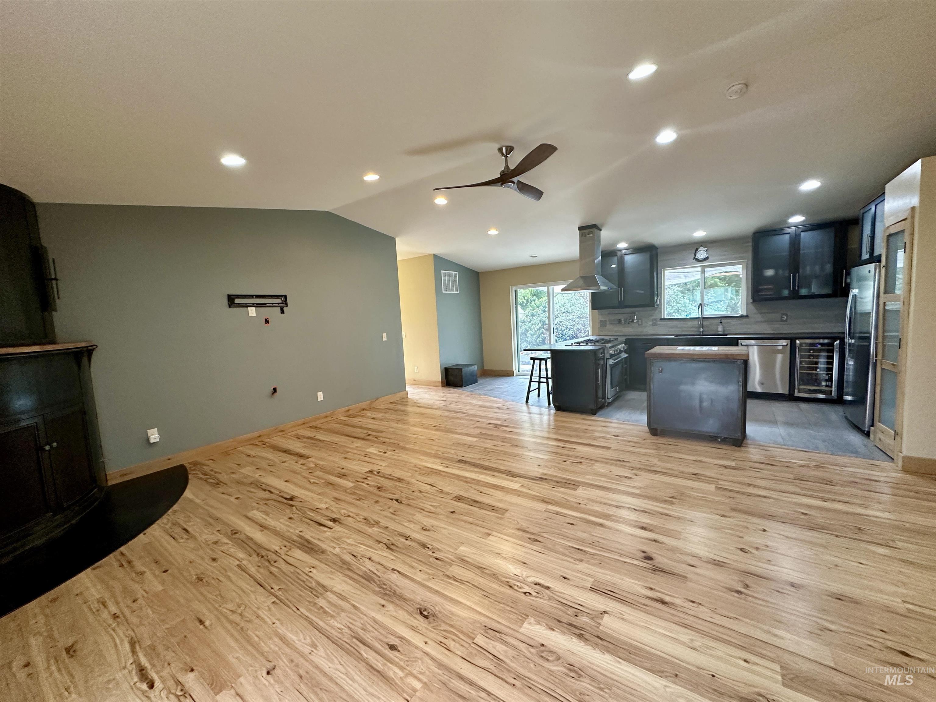 7820 W Apache Way, Boise, Idaho 83714-1906, 3 Bedrooms, 2.5 Bathrooms, Residential Income For Sale, Price $1,225,000, 98954834