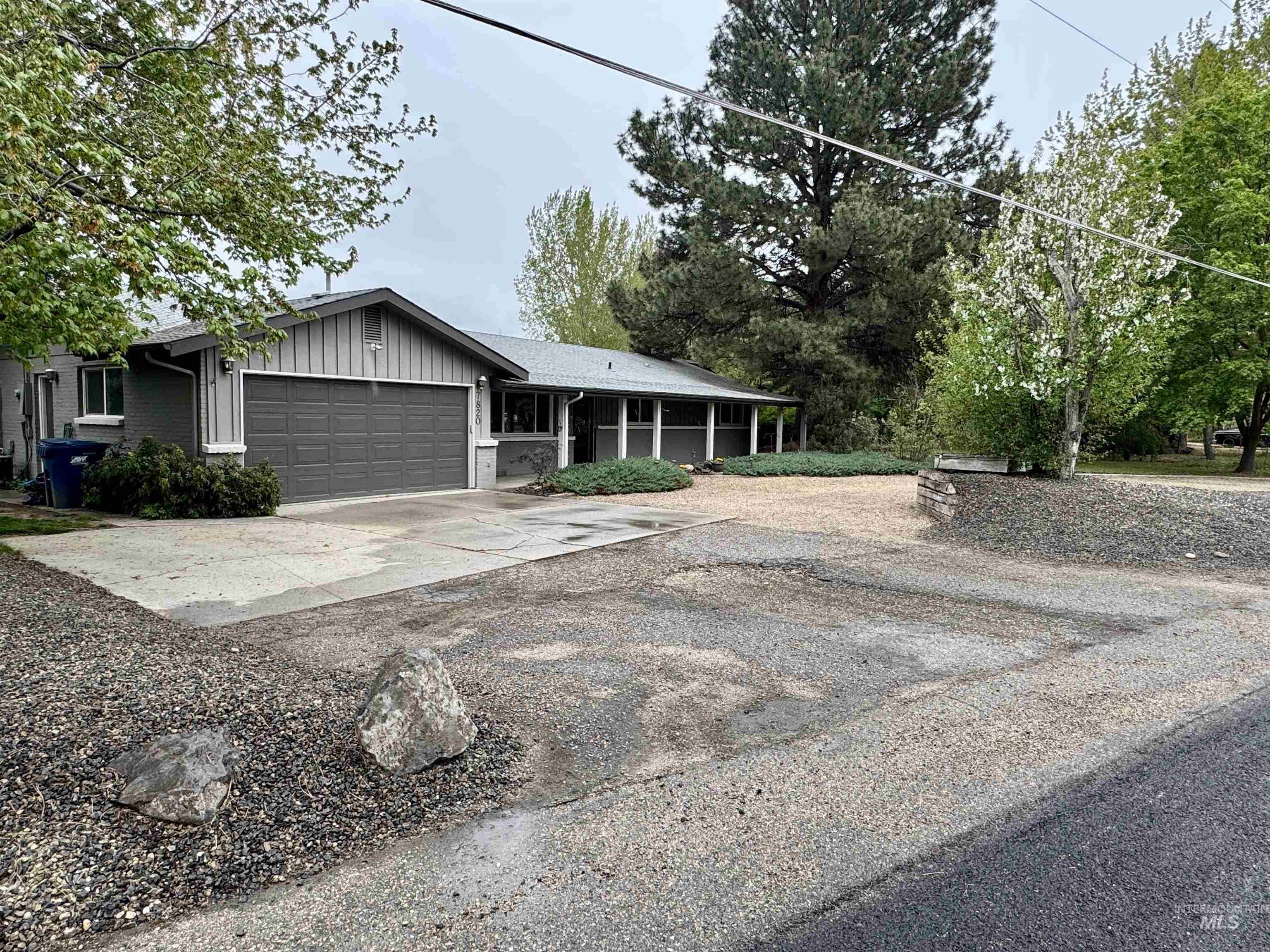 7820 W Apache Way, Boise, Idaho 83714-1906, 3 Bedrooms, 2.5 Bathrooms, Residential Income For Sale, Price $1,225,000, 98954834