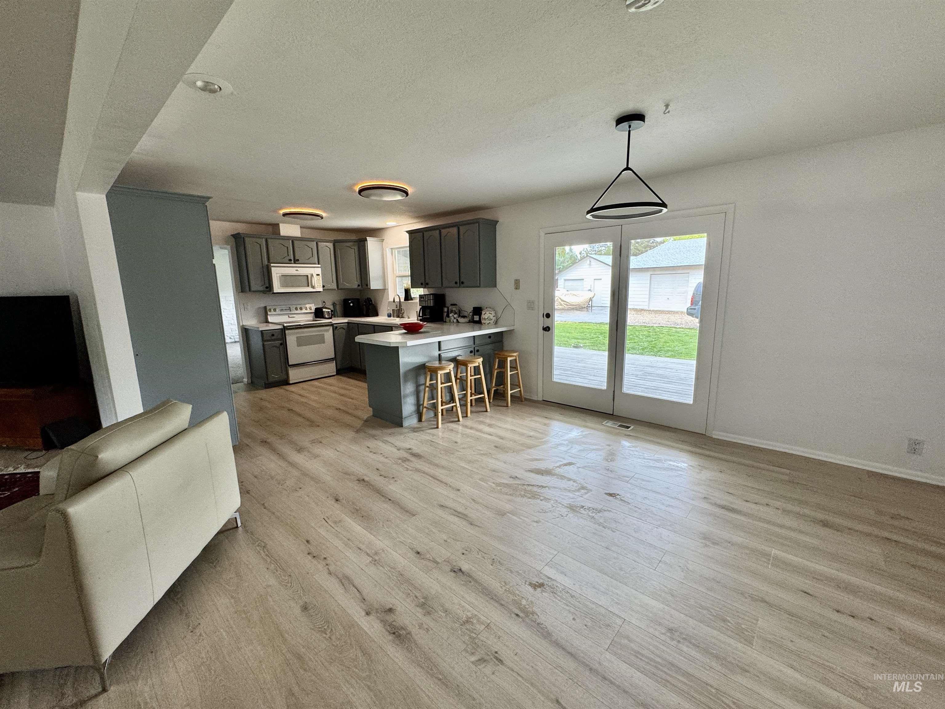 7820 W Apache Way, Boise, Idaho 83714-1906, 3 Bedrooms, 2.5 Bathrooms, Residential Income For Sale, Price $1,225,000, 98954834