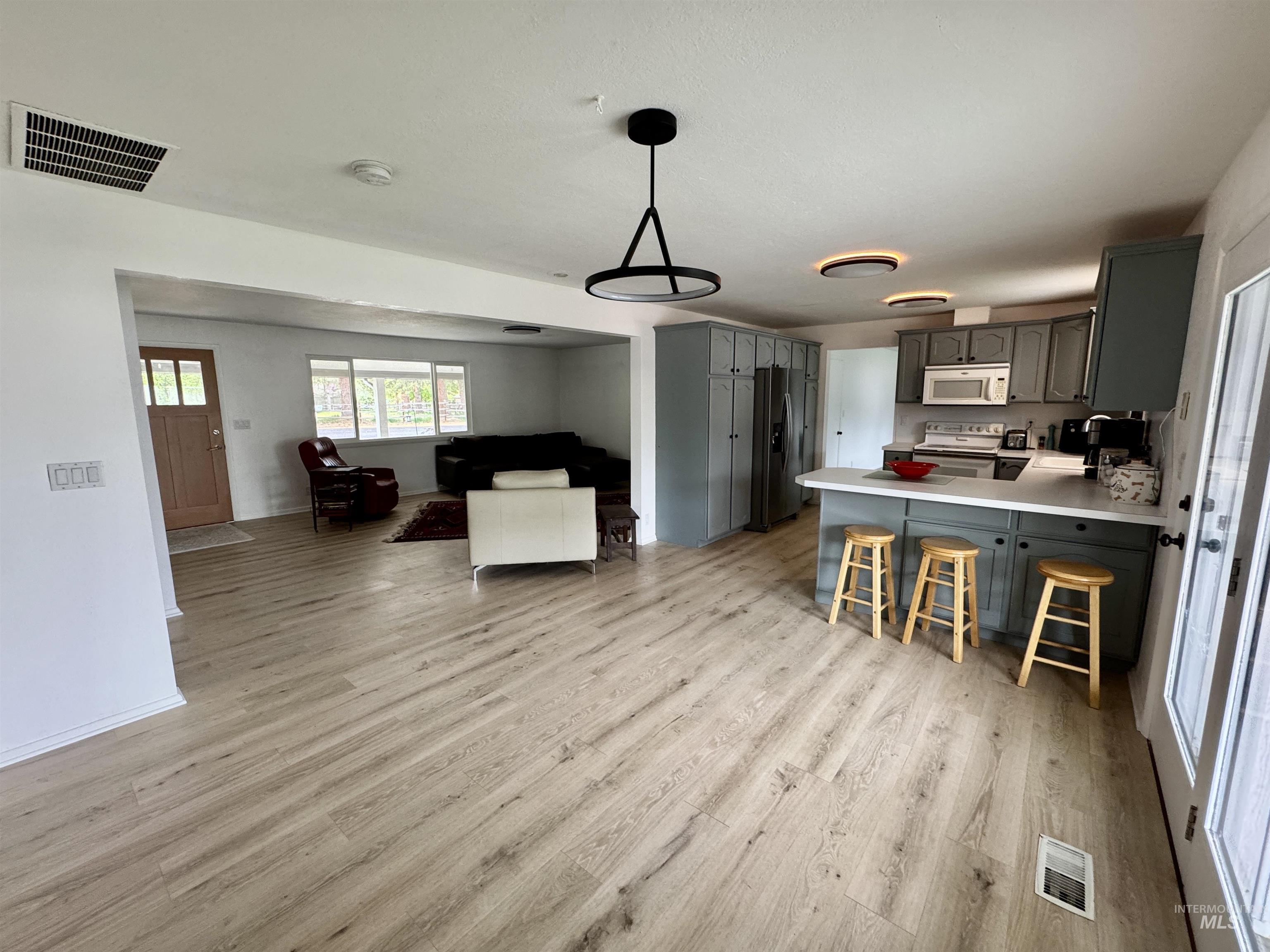 7820 W Apache Way, Boise, Idaho 83714-1906, 3 Bedrooms, 2.5 Bathrooms, Residential Income For Sale, Price $1,225,000, 98954834