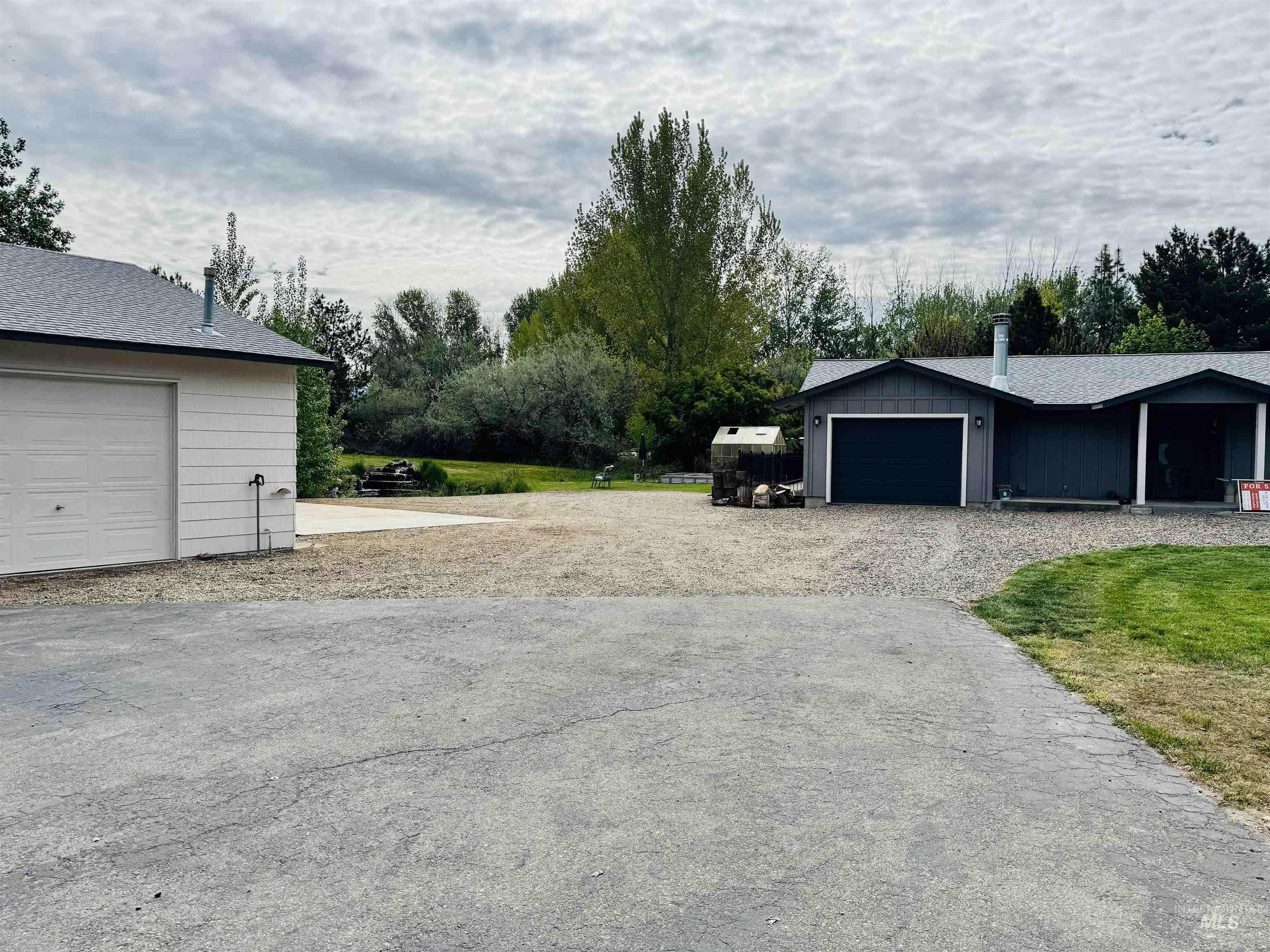 7820 W Apache Way, Boise, Idaho 83714-1906, 3 Bedrooms, 2.5 Bathrooms, Residential Income For Sale, Price $1,225,000, 98954834