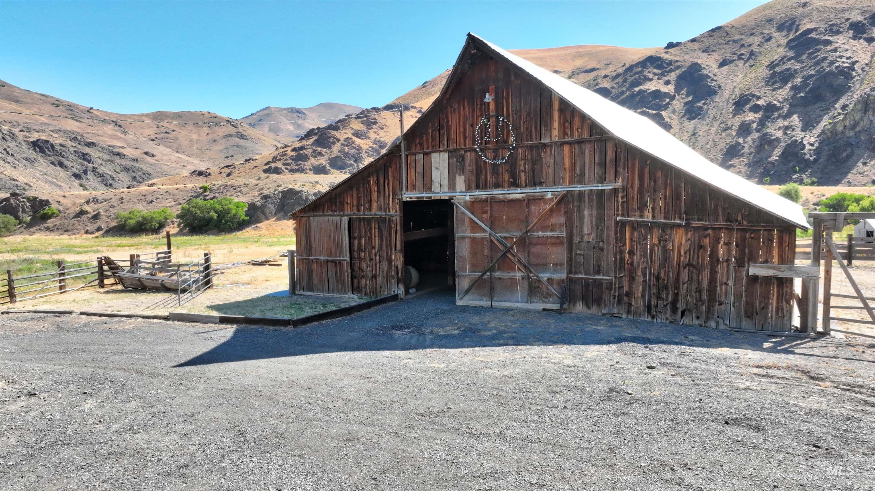 27035 Snake River Rd, Huntington, Oregon 97907, 4 Bedrooms, 3 Bathrooms, Farm & Ranch For Sale, Price $699,900, 98955034