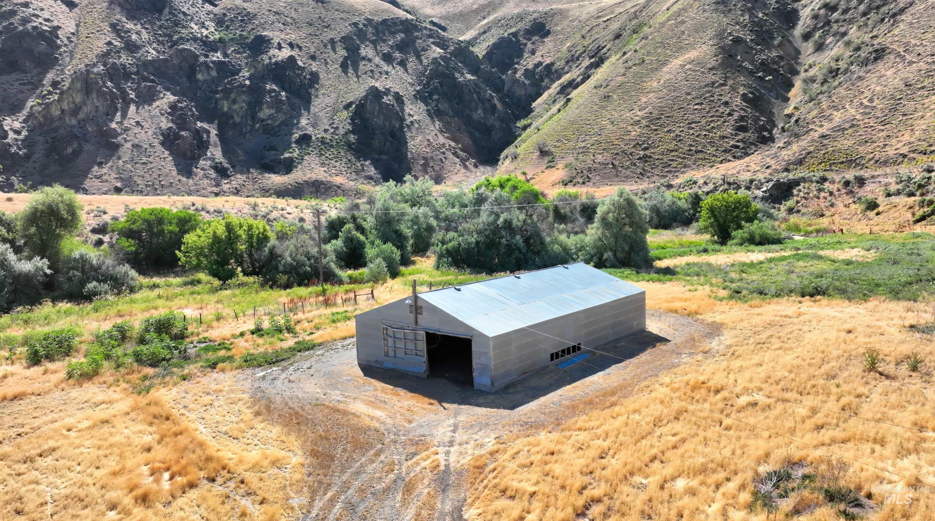 27035 Snake River Rd, Huntington, Oregon 97907, 4 Bedrooms, 3 Bathrooms, Farm & Ranch For Sale, Price $699,900, 98955034