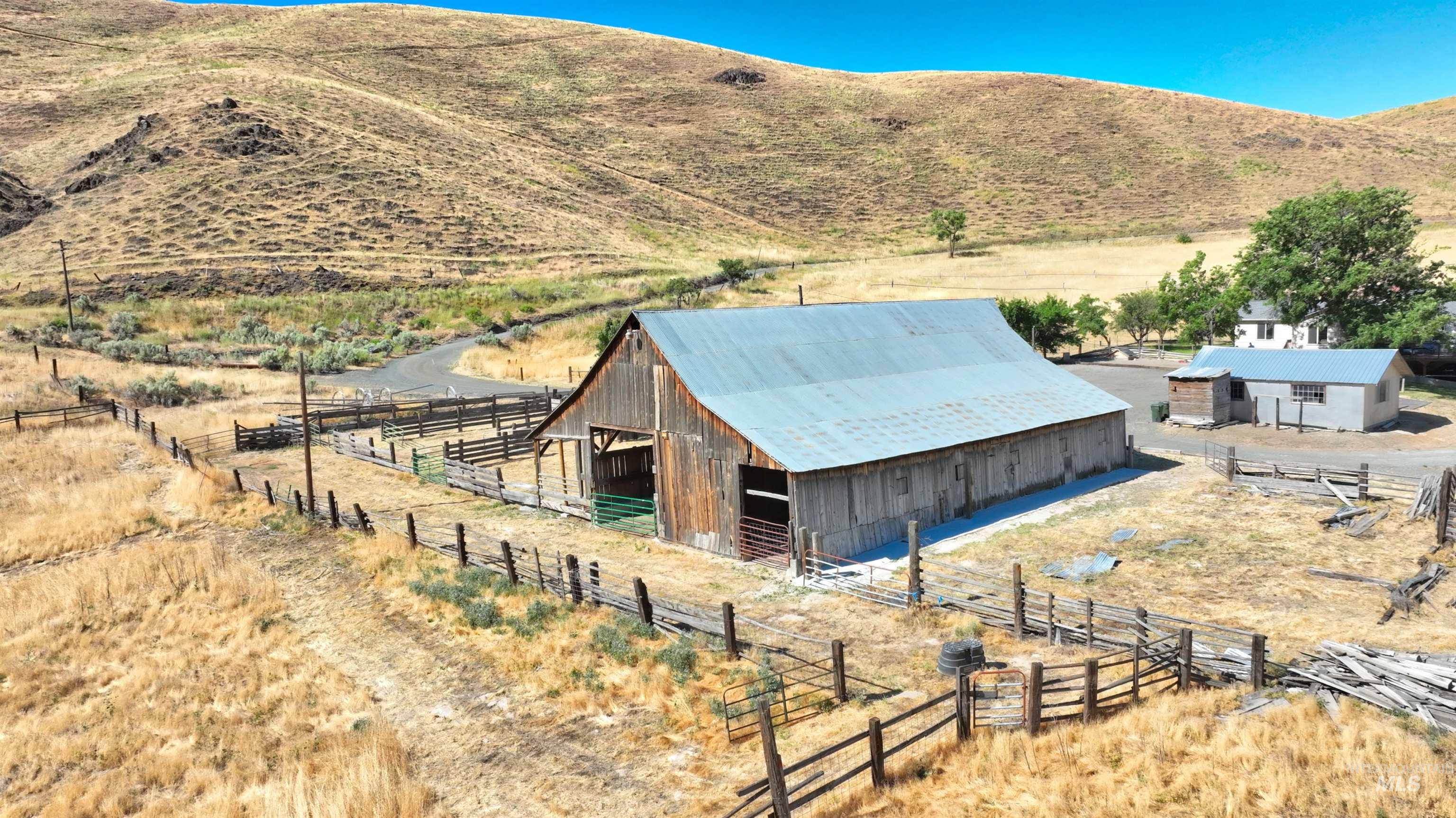 27035 Snake River Rd, Huntington, Oregon 97907, 4 Bedrooms, 3 Bathrooms, Farm & Ranch For Sale, Price $699,900, 98955034