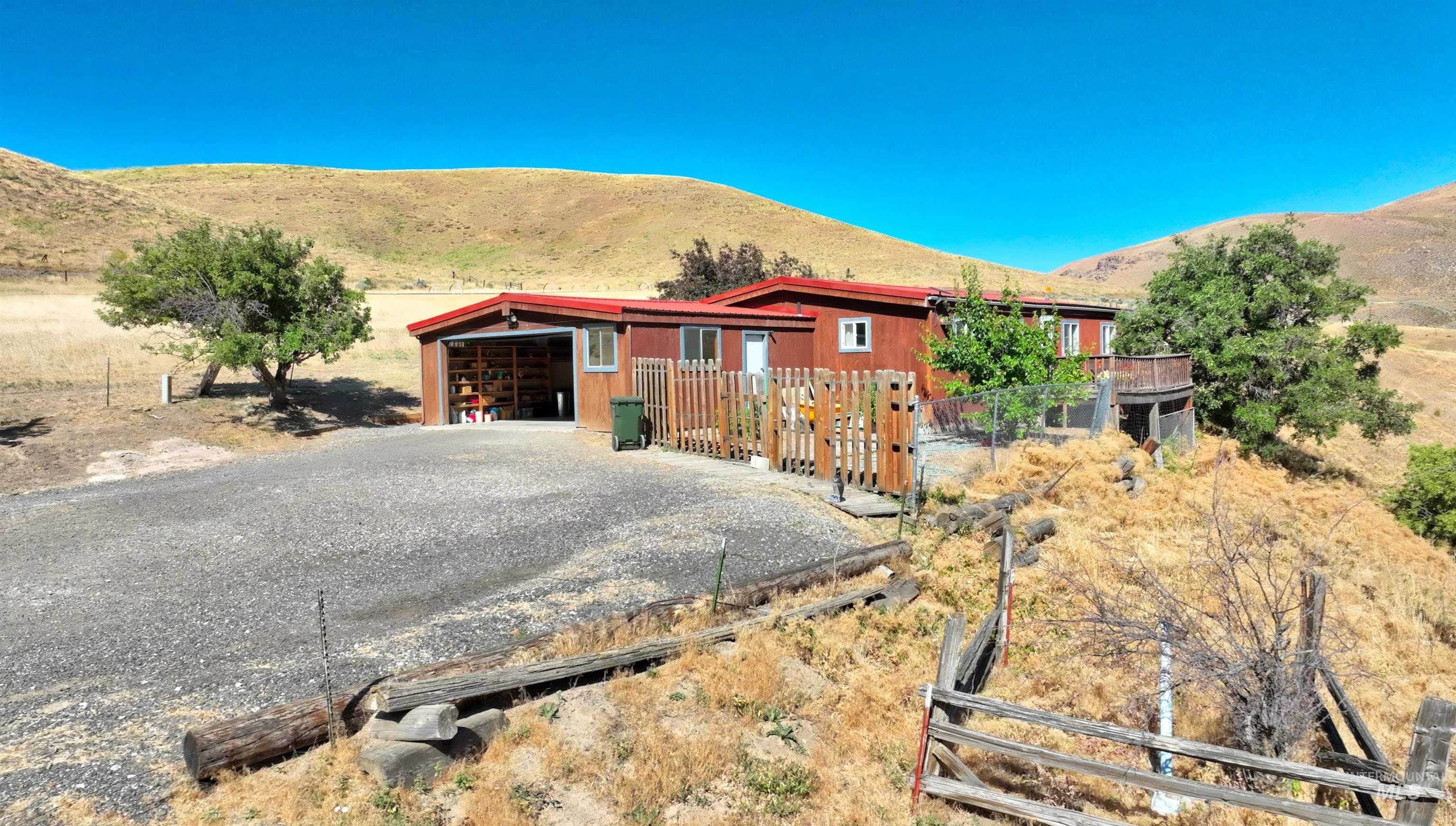 27035 Snake River Rd, Huntington, Oregon 97907, 4 Bedrooms, 3 Bathrooms, Farm & Ranch For Sale, Price $699,900, 98955034